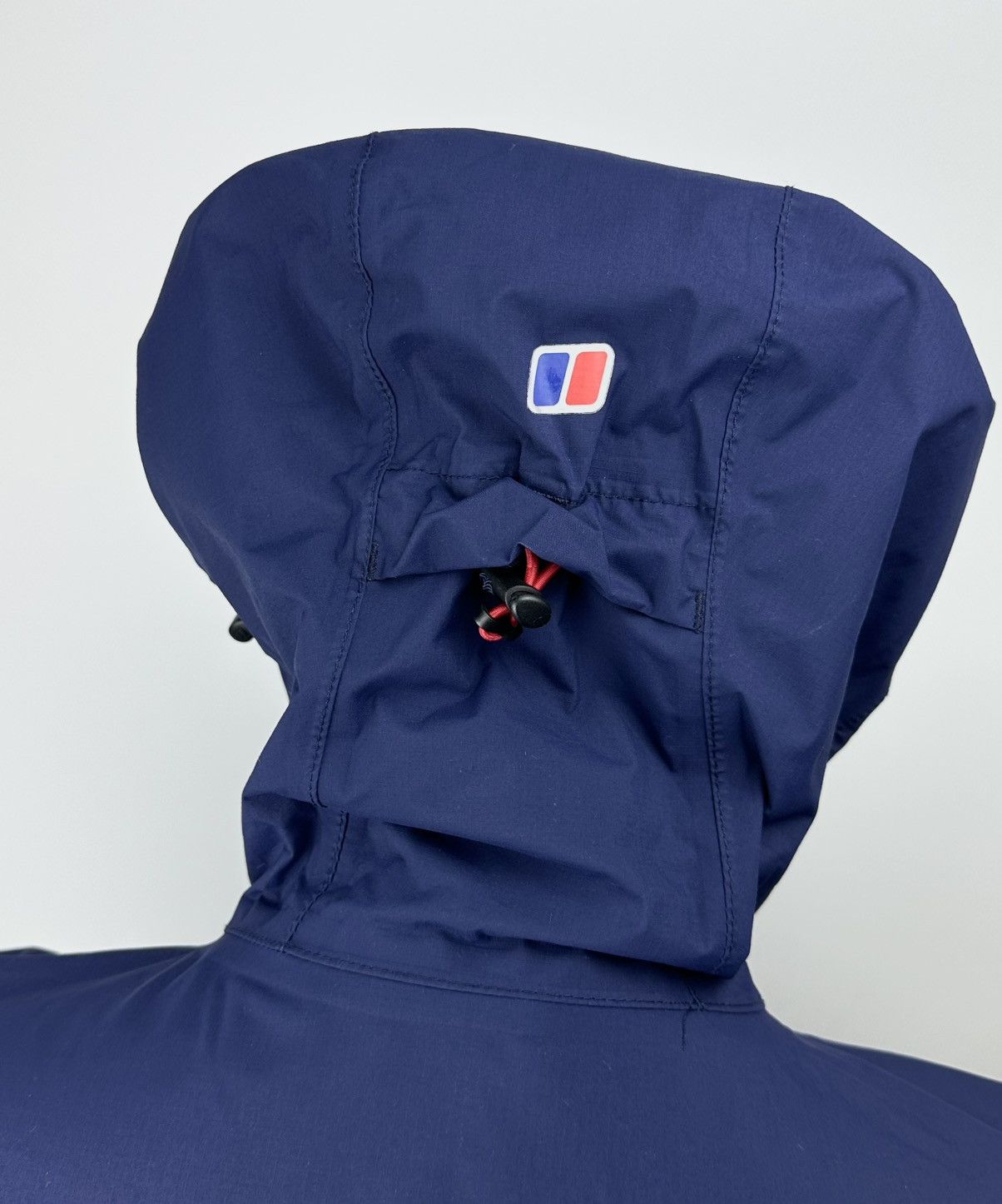 Berghaus Berghaus AQ2 Lightweight Hooded Waterproof Jacket Size M Size US M / EU 48-50 / 2 - 4 Thumbnail