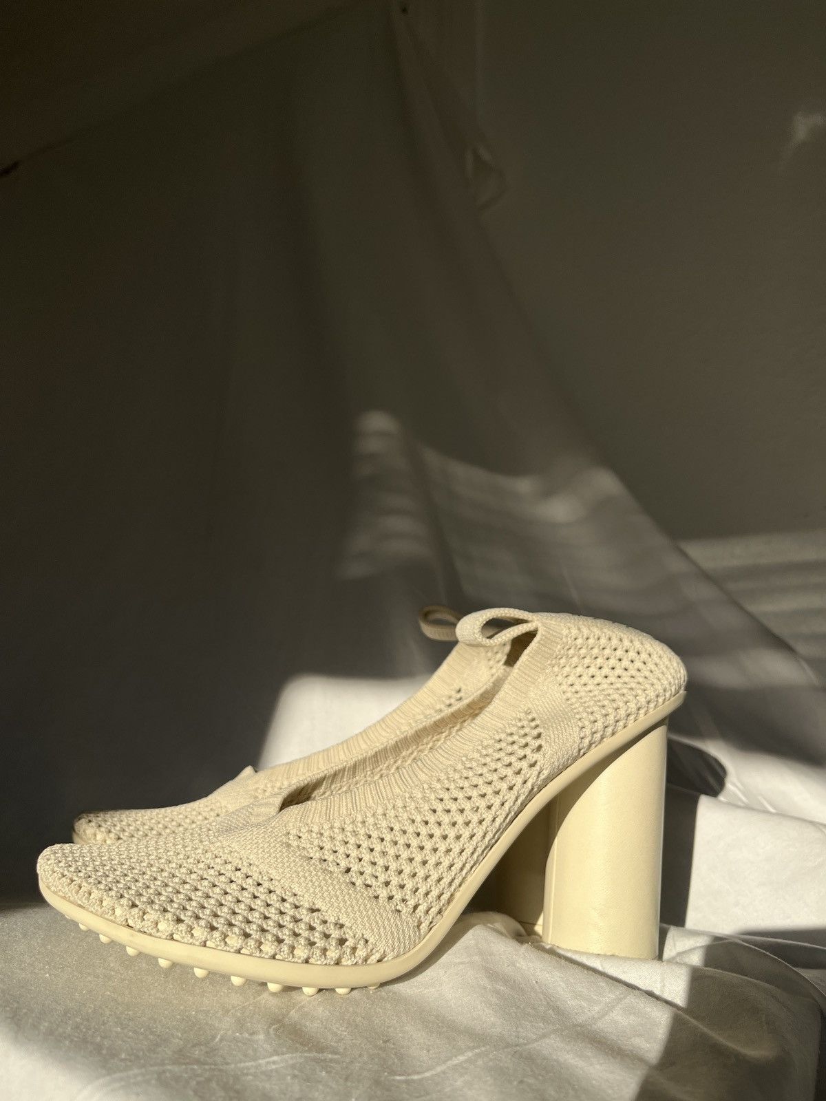 Bottega Veneta Bottega Veneta Atomic Pumps Sea Salt sz 40 Size US 11 / IT 41 - 2 Thumbnail
