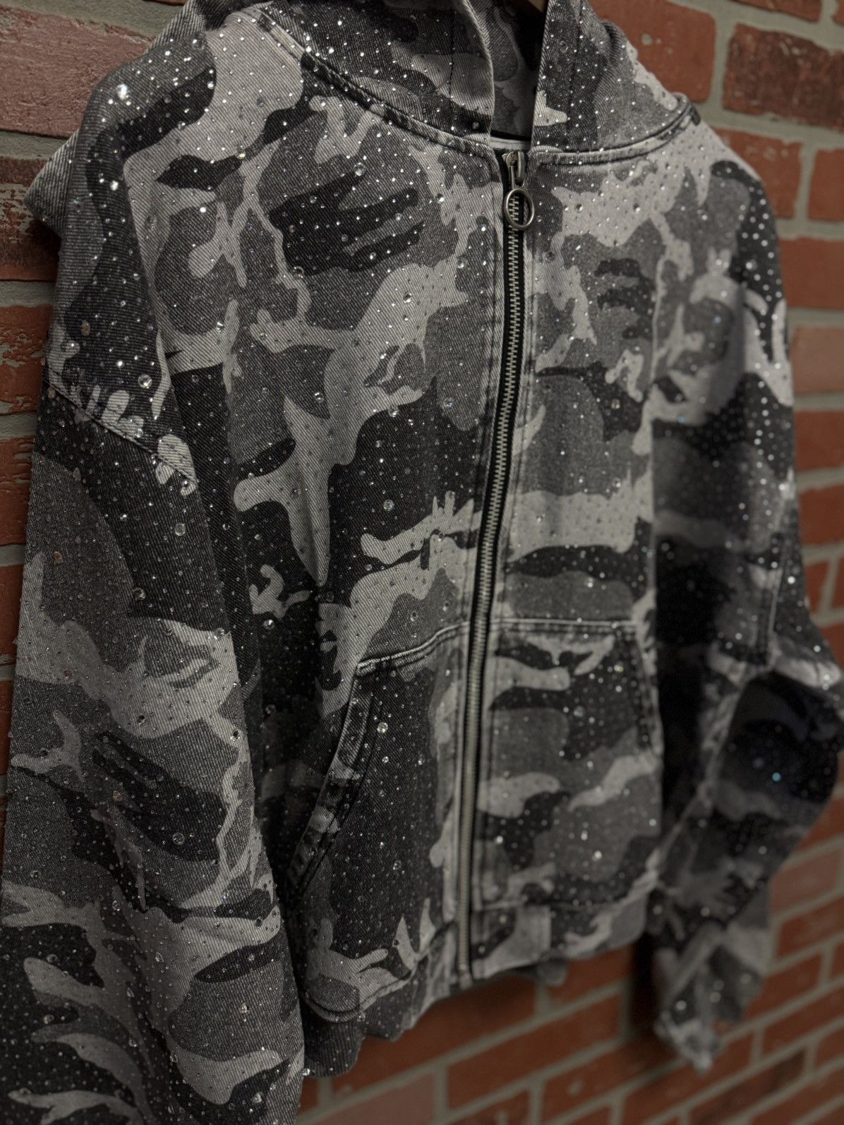 Vale Valley White Camo Crystal Hoodie Size XL (NEW) Size US XL / EU 56 / 4 - 5 Thumbnail