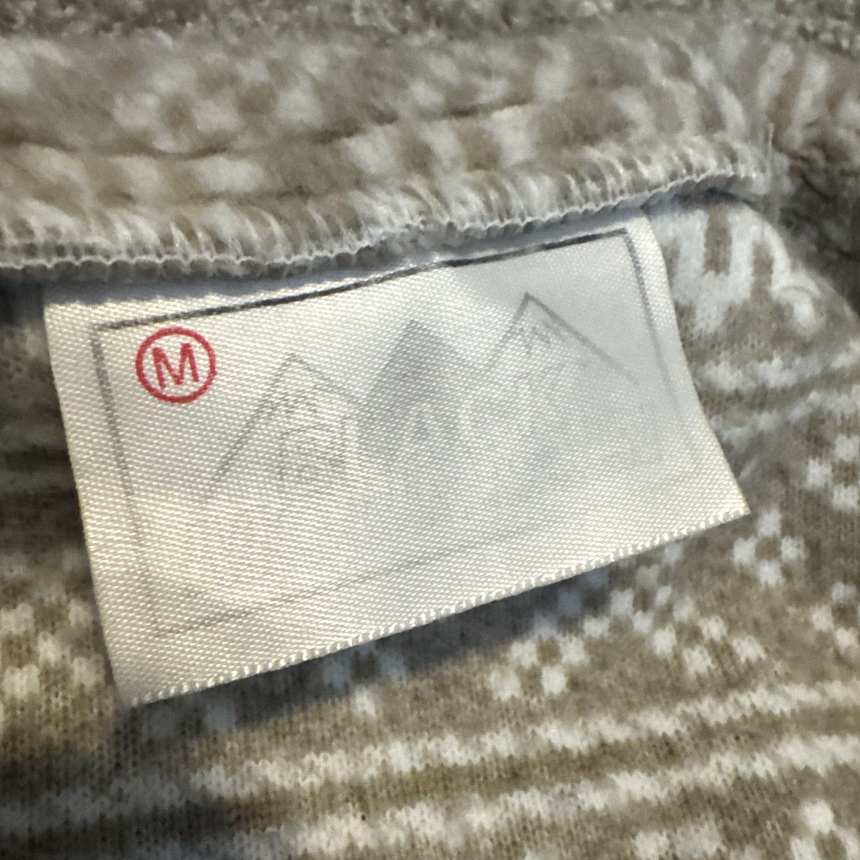 Vintage VINTAGE Black Mountain Jacket 90s Fleece Full Zip Striped Beige White Snowflake M Unisex Adults Modern Basic Jacket Size US M / EU 48-50 / 2 - 4 Thumbnail