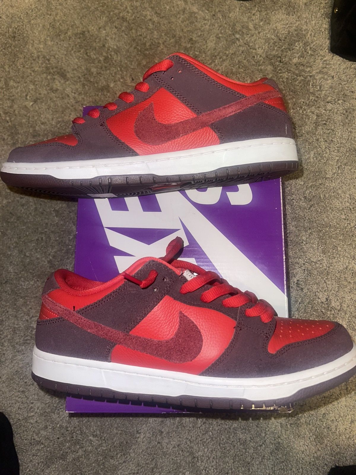 Nike Nike SB Dunk Low Cherry Pack Size US 9.5 / EU 42-43 - 2 Thumbnail