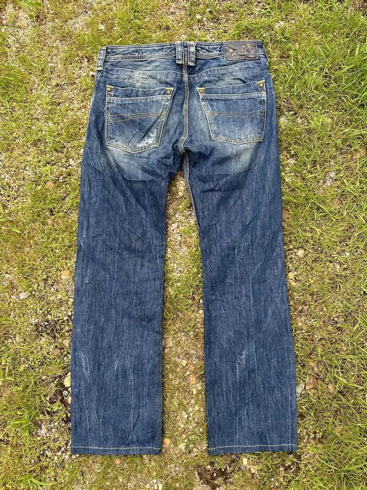 Diesel DIESEL JEANS RIPPED REGULAR STRAIGHT DENIM MUDWASH PANTS Size US 30 / EU 46 - 11 Thumbnail