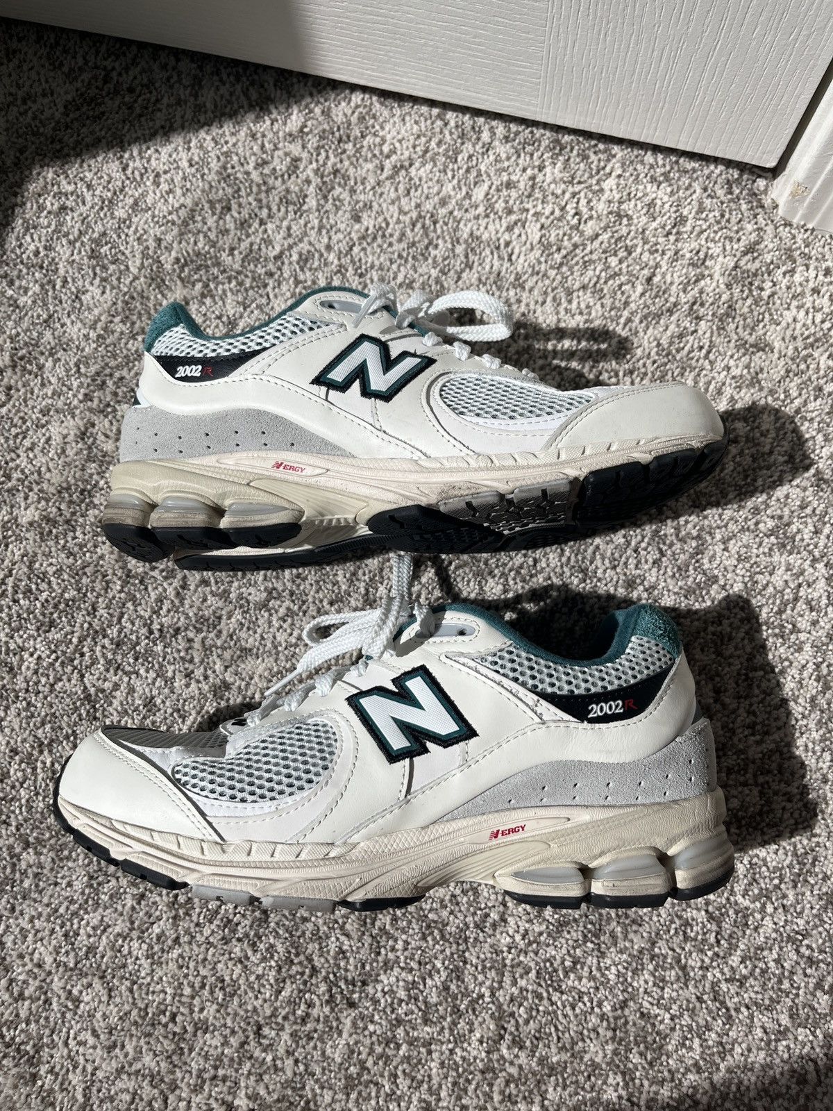New Balance New Balance 2002R Sneaker Size US 9 / EU 42 - 2 Thumbnail