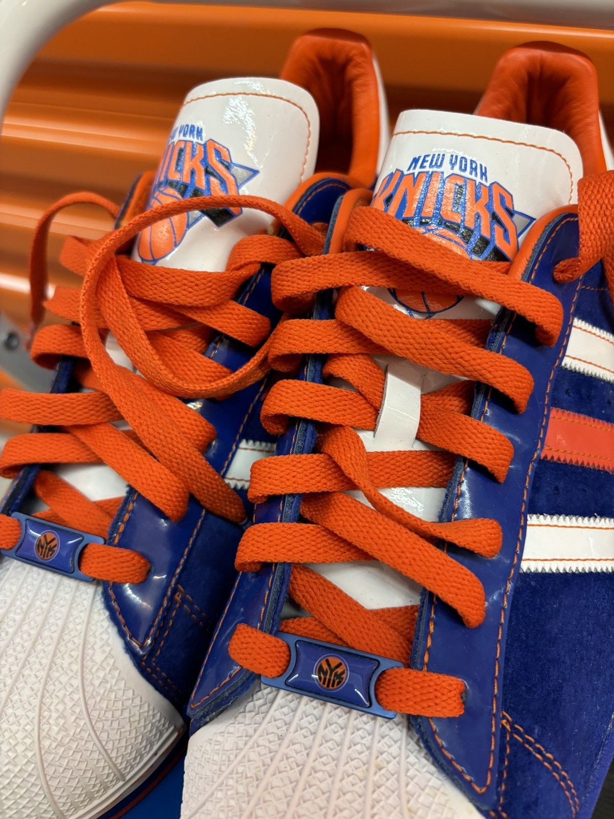 Adidas ***FINAL DROP***RARE 06 ADIDAS X NBA NY KNICKS SUPERSTAR 9 Size US 9 / EU 42 - 5 Thumbnail