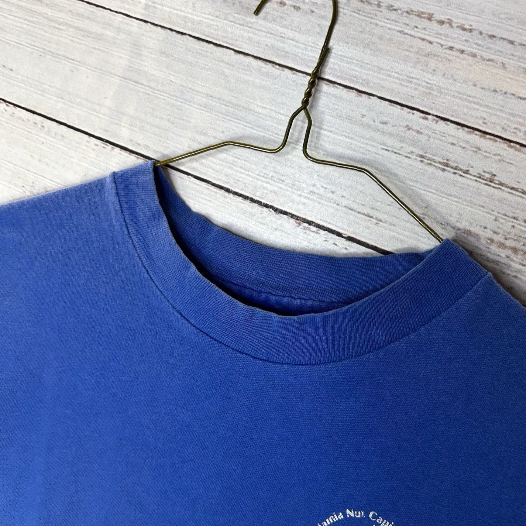 Hanes VINTAGE Hanes T-Shirt 80s 90s Graphic Print Honolulu Hawaii Honokaa Macadamia Nuts Crew Neck Short Sleeve Blue Medium Men Size US M / EU 48-50 / 2 - 7 Thumbnail