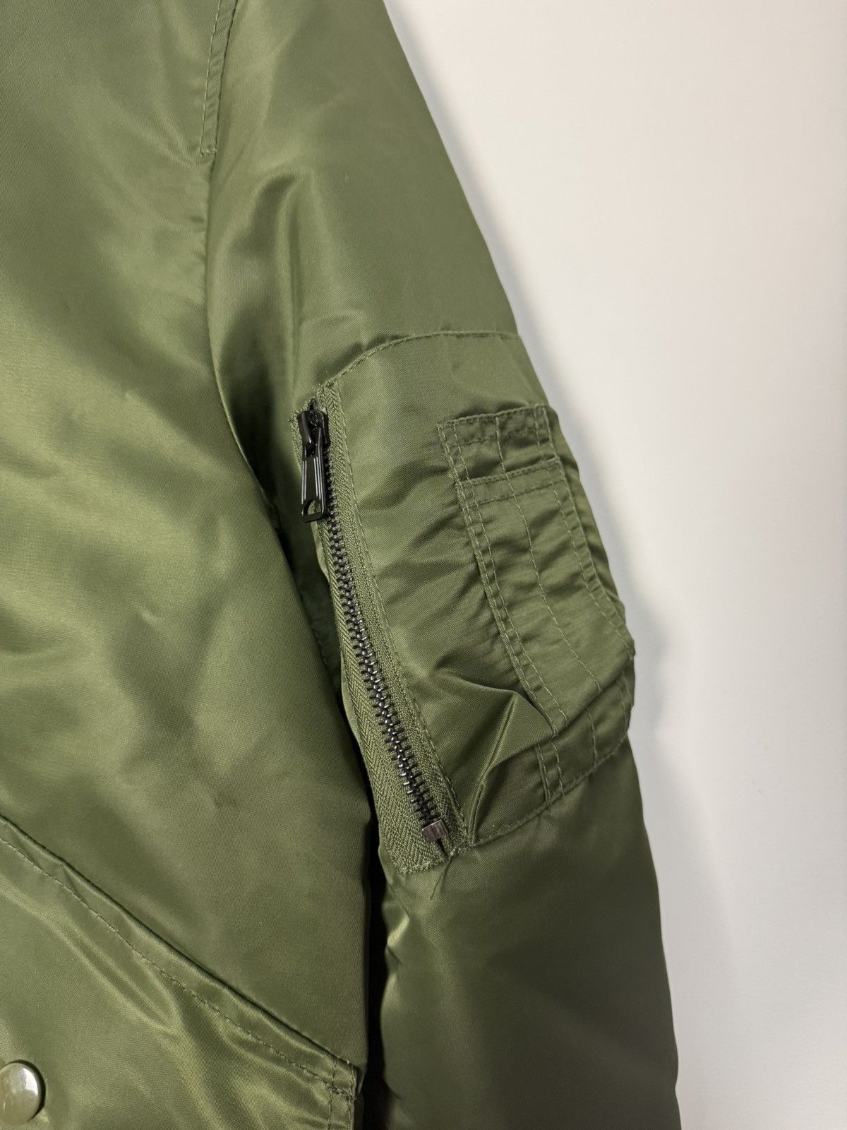 Vintage Vintage Unsocial MA-1 Bomber Olive Green Avant Garde Style Size US M / EU 48-50 / 2 - 4 Thumbnail