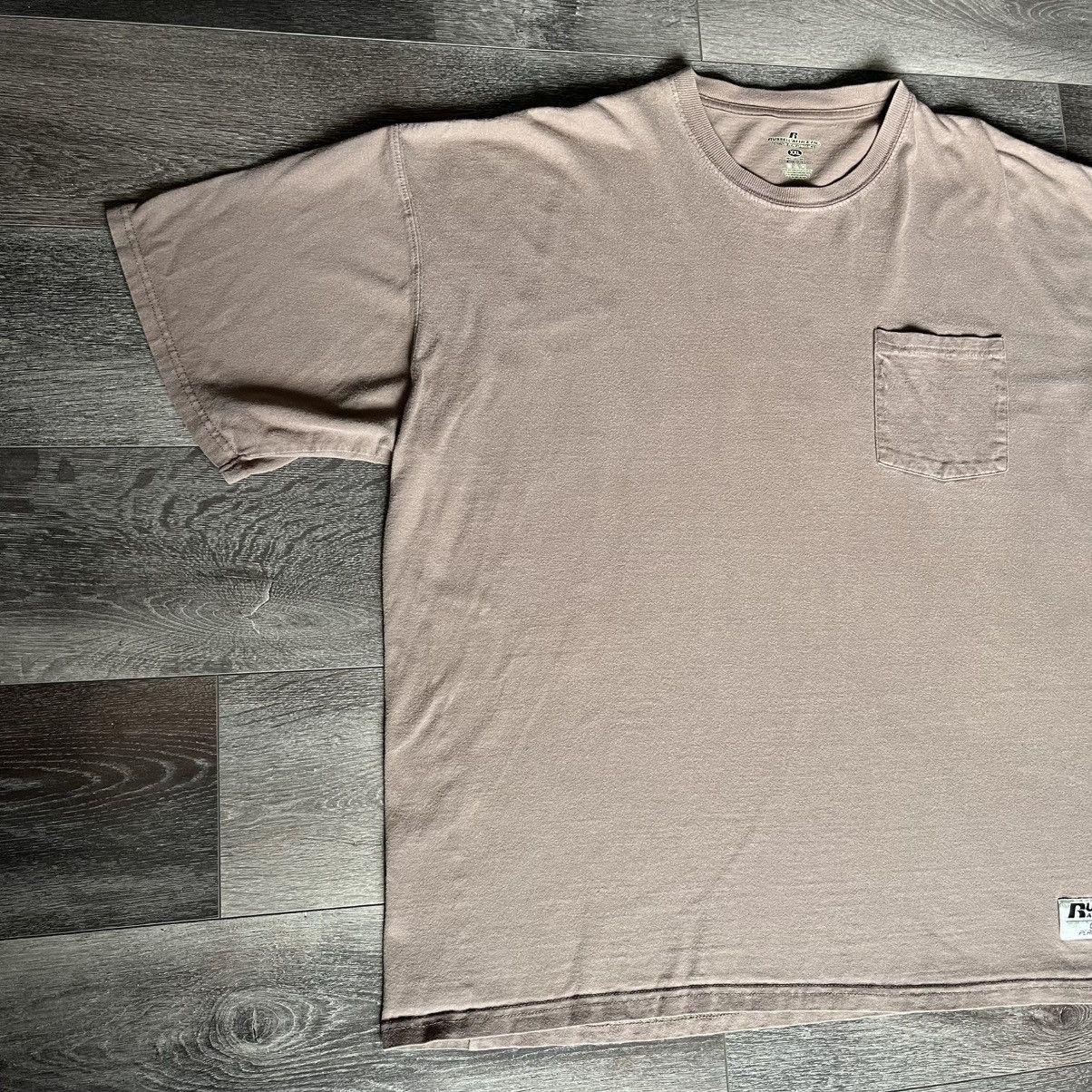 Russell Athletic × Vintage Vintage Y2K Russell Athletic Brown Wash Boxy Baggy Blank Tee Size US XXL / EU 58 / 5 - 2 Thumbnail