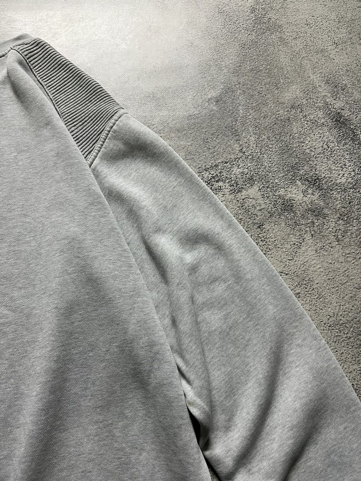 Vintage Vintage Y2k Nike 🩶 Velour Spell Out Big Logo Sweatshirt 90’s Size US S / EU 44-46 / 1 - 10 Thumbnail