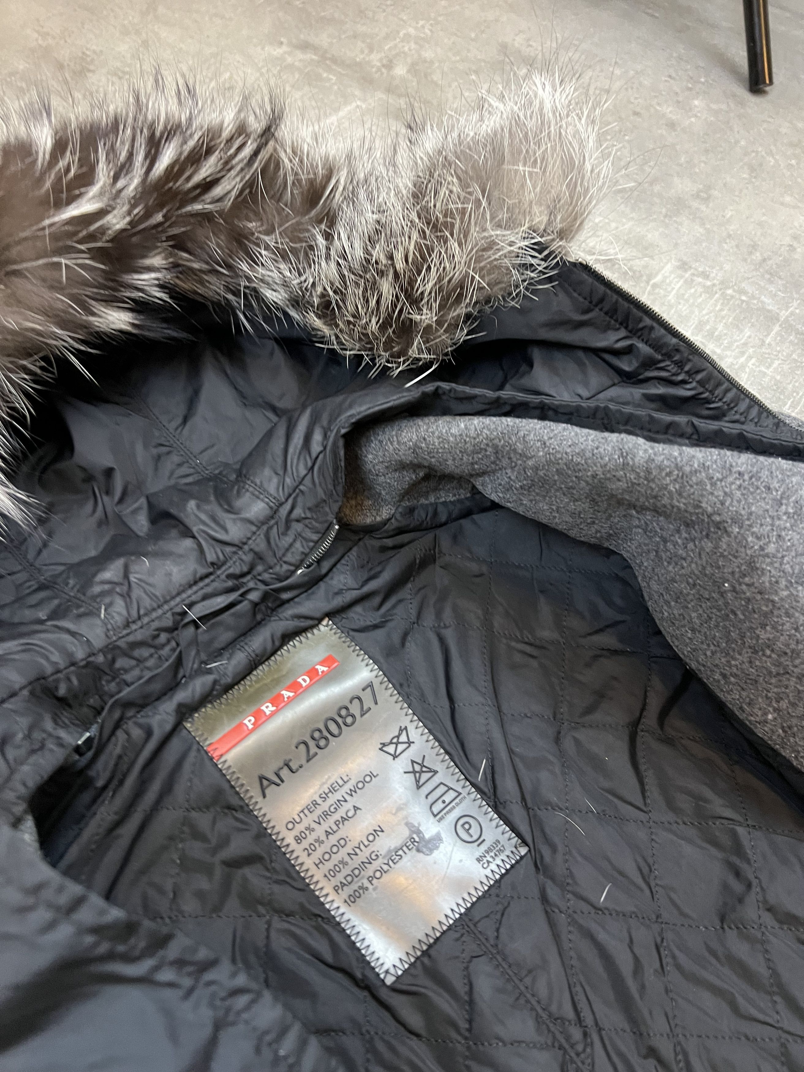 Prada prada womens coat size M Size M / US 6-8 / IT 42-44 - 7 Thumbnail
