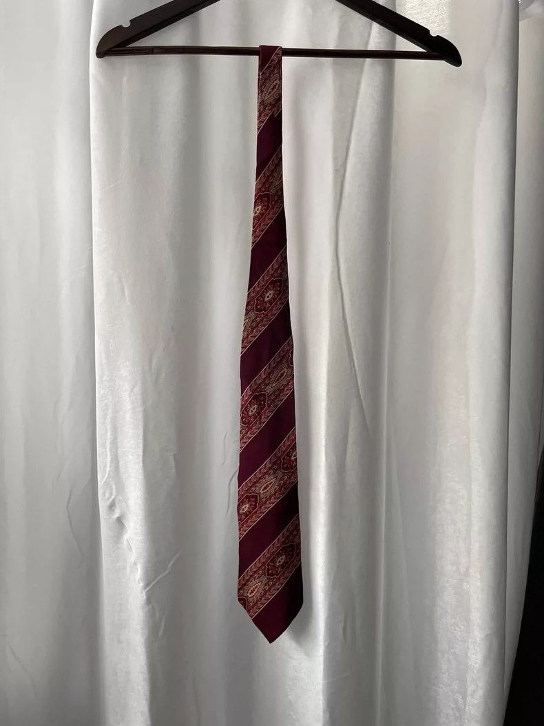 Yohji Yamamoto yohji Yamamoto Red tie with small national pattern tie Size ONE SIZE - 1 Thumbnail