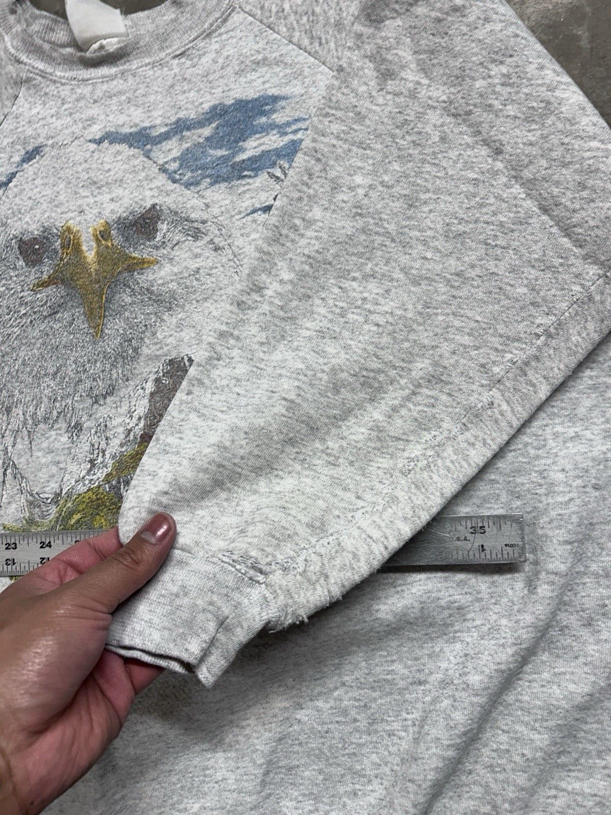 Vintage Vintage 90’s Native Cherokee NC Animal Nature Sweatshirt Size US L / EU 52-54 / 3 - 10 Thumbnail