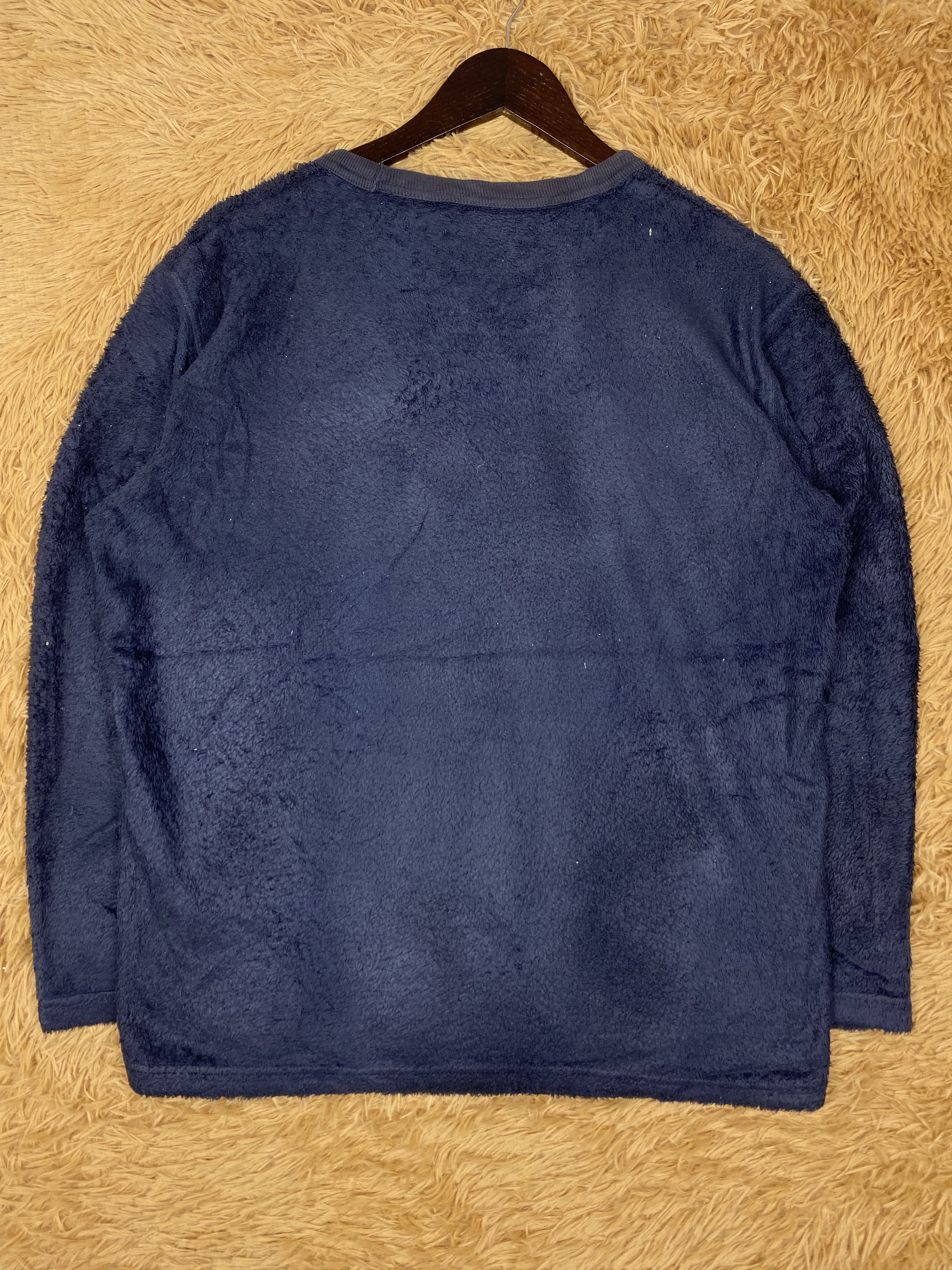 Disney × Uniqlo × Vintage Vintage Uniqlo X Disney Sweatshirts PS0235 Size US L / EU 52-54 / 3 - 5 Thumbnail