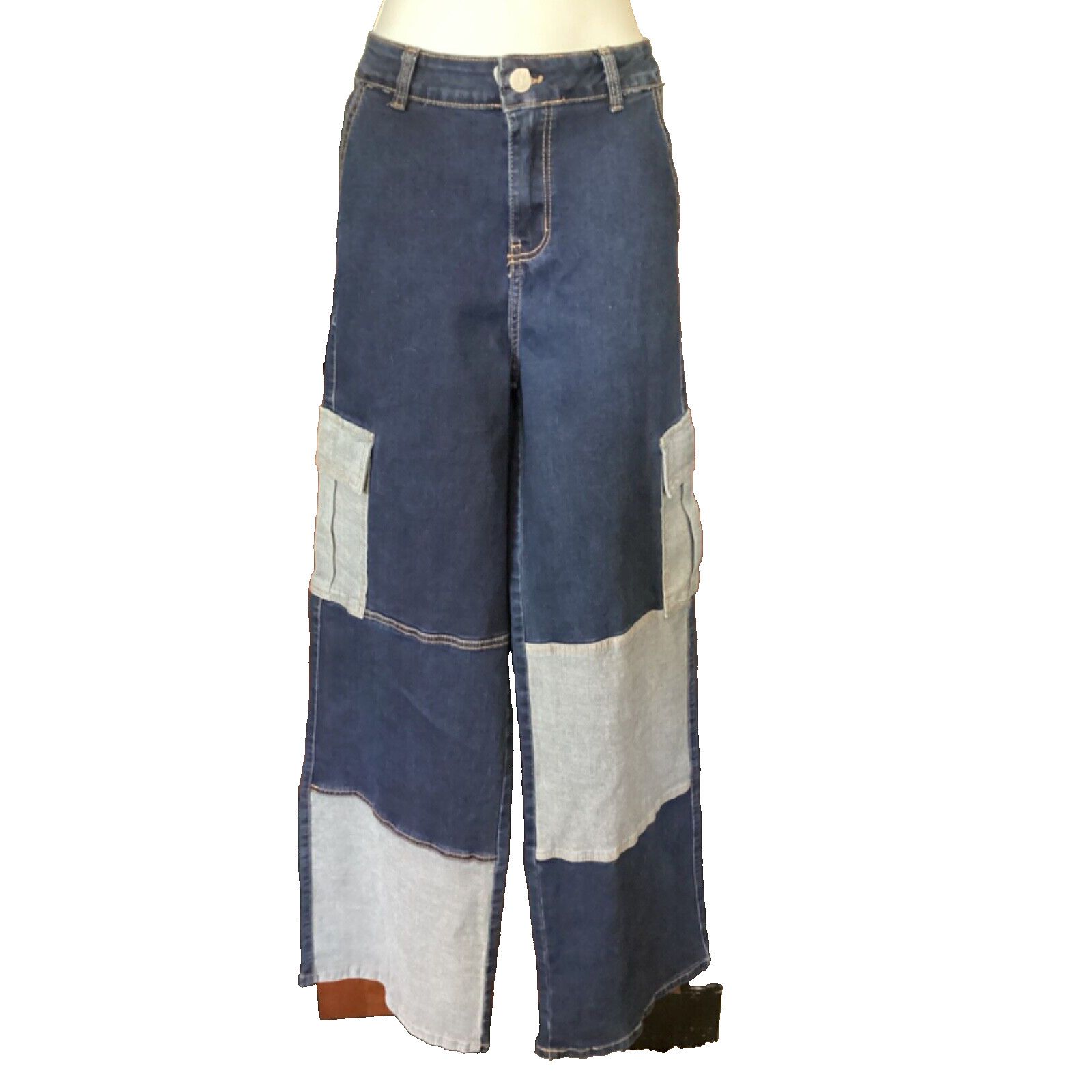 Bebe BEBE HIGH RISE TWO TONE BAGGY CARGO PATCHWORK JEANS - SZ 10 Size 32" / US 10 / IT 46 - 2 Thumbnail