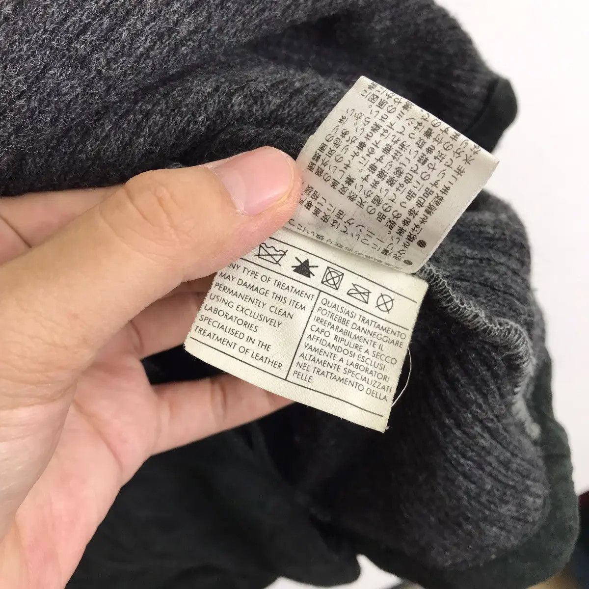 Salvatore Ferragamo Vintage SALVATORE FERRAGAMO Made In Italy Viscose Jacket Size M / US 6-8 / IT 42-44 - 8 Thumbnail