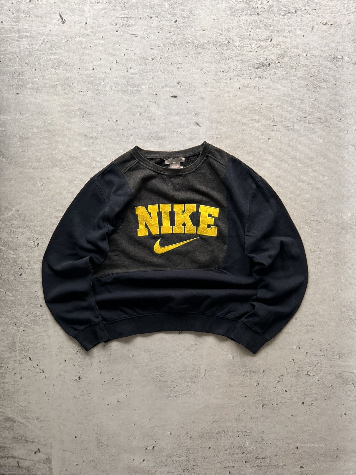 Nike × Vintage NIKE VINTAGE CENTER LOGO OVERSIZE BOXY SWEATSHIRT Size US L / EU 52-54 / 3 - 1 Thumbnail