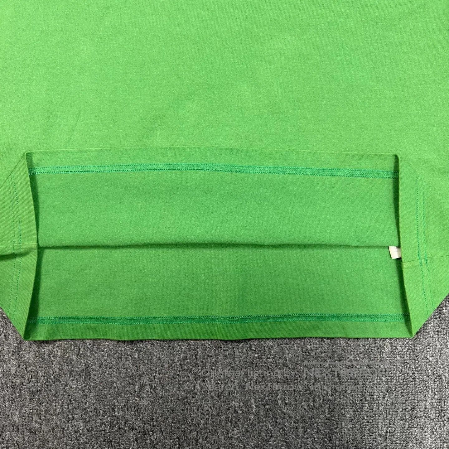 Louis Vuitton LV Embossed Logo Green Short-Sleeve. Size US L / EU 52-54 / 3 - 7 Thumbnail