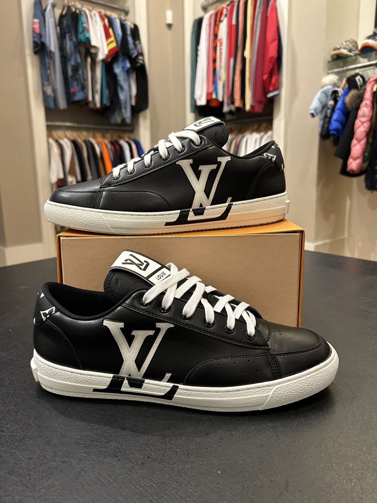 Louis Vuitton Louis Vuitton Low Top Sneaker Size US 9.5 / EU 42-43 - 1 Thumbnail