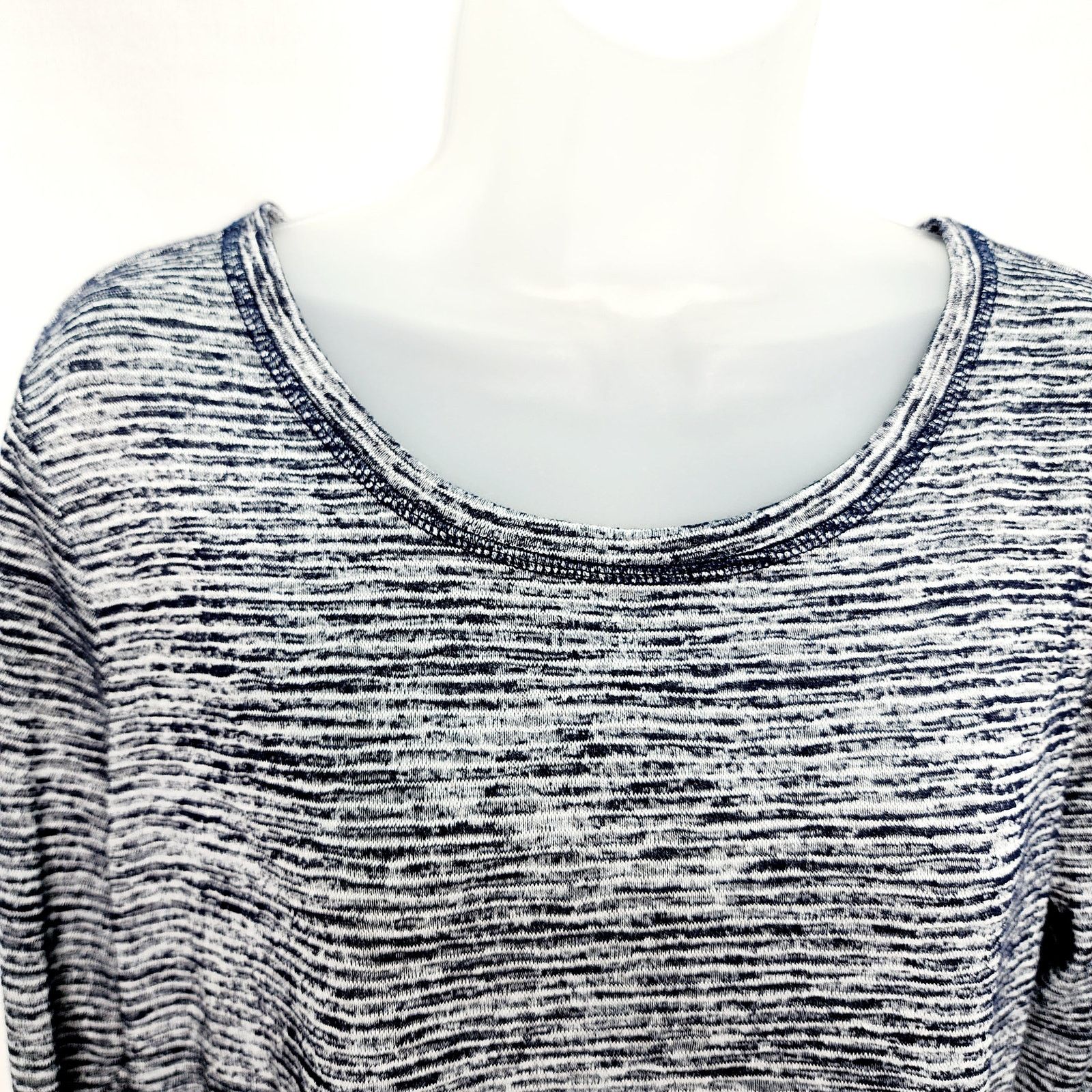Athleta Athleta Navy Blue & Gray Breezy Cutout Long Sleeve Top Size L / US 10 / IT 46 - 5 Thumbnail