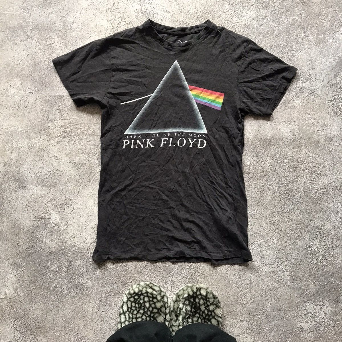 Vintage Vintage 90s Pink Floyd Graphic Tee Sun Faded Grunge Baggy S Size US S / EU 44-46 / 1 - 1 Thumbnail