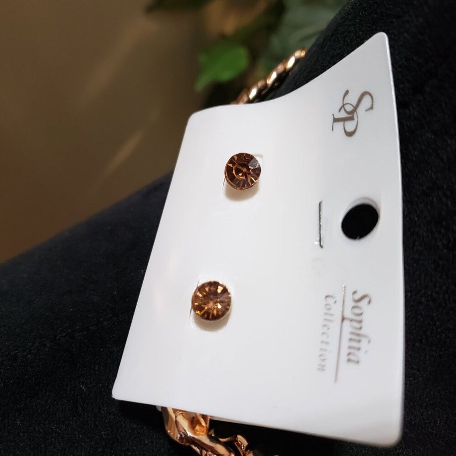 The Unbranded Brand Gold Tone Rhinestone Heart Bold Chain Necklace w/ Earrings Size ONE SIZE - 7 Thumbnail