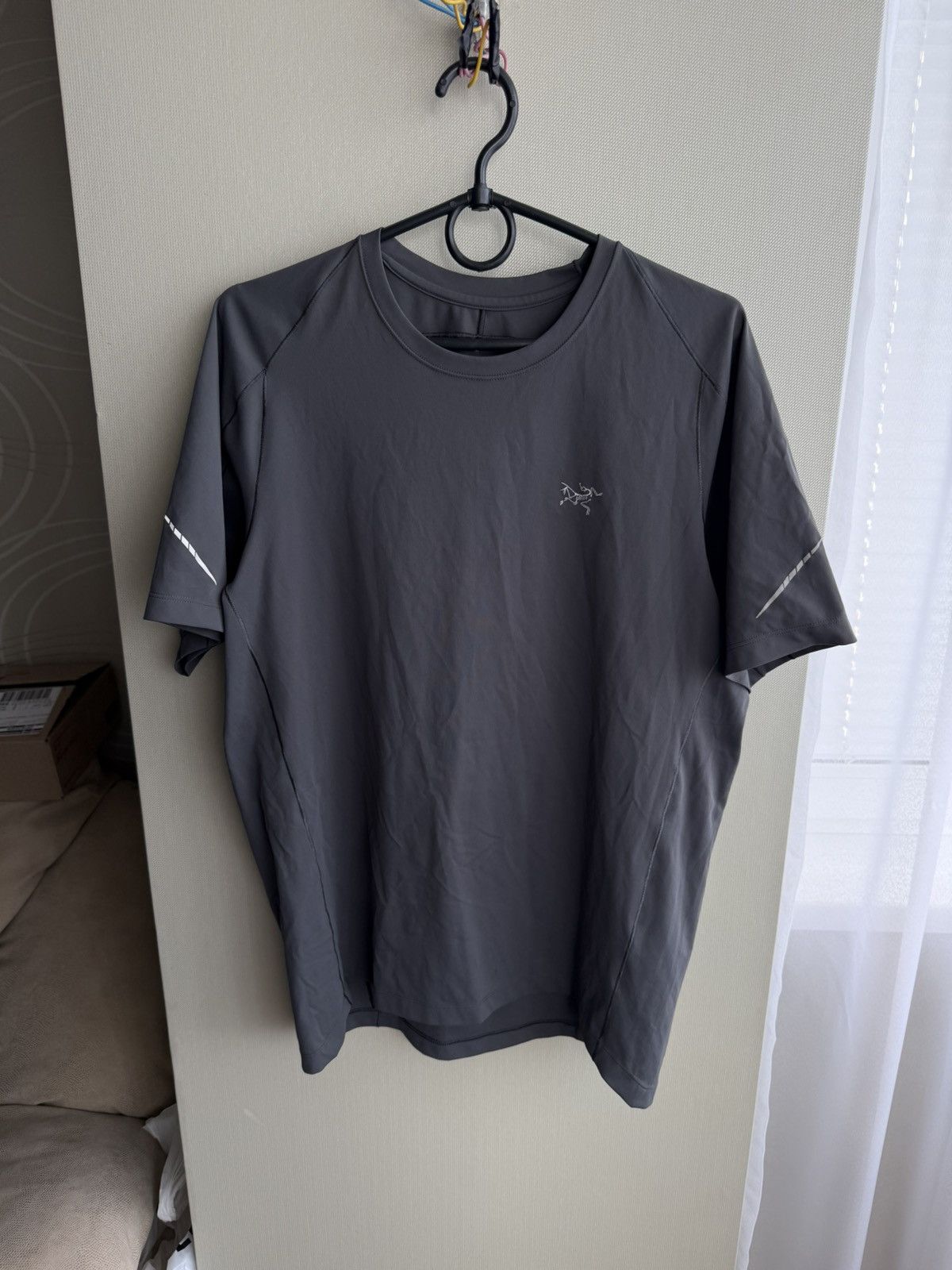 Arc'teryx Arcteryx grey t-shirt M sz Size US M / EU 48-50 / 2 - 1 Thumbnail