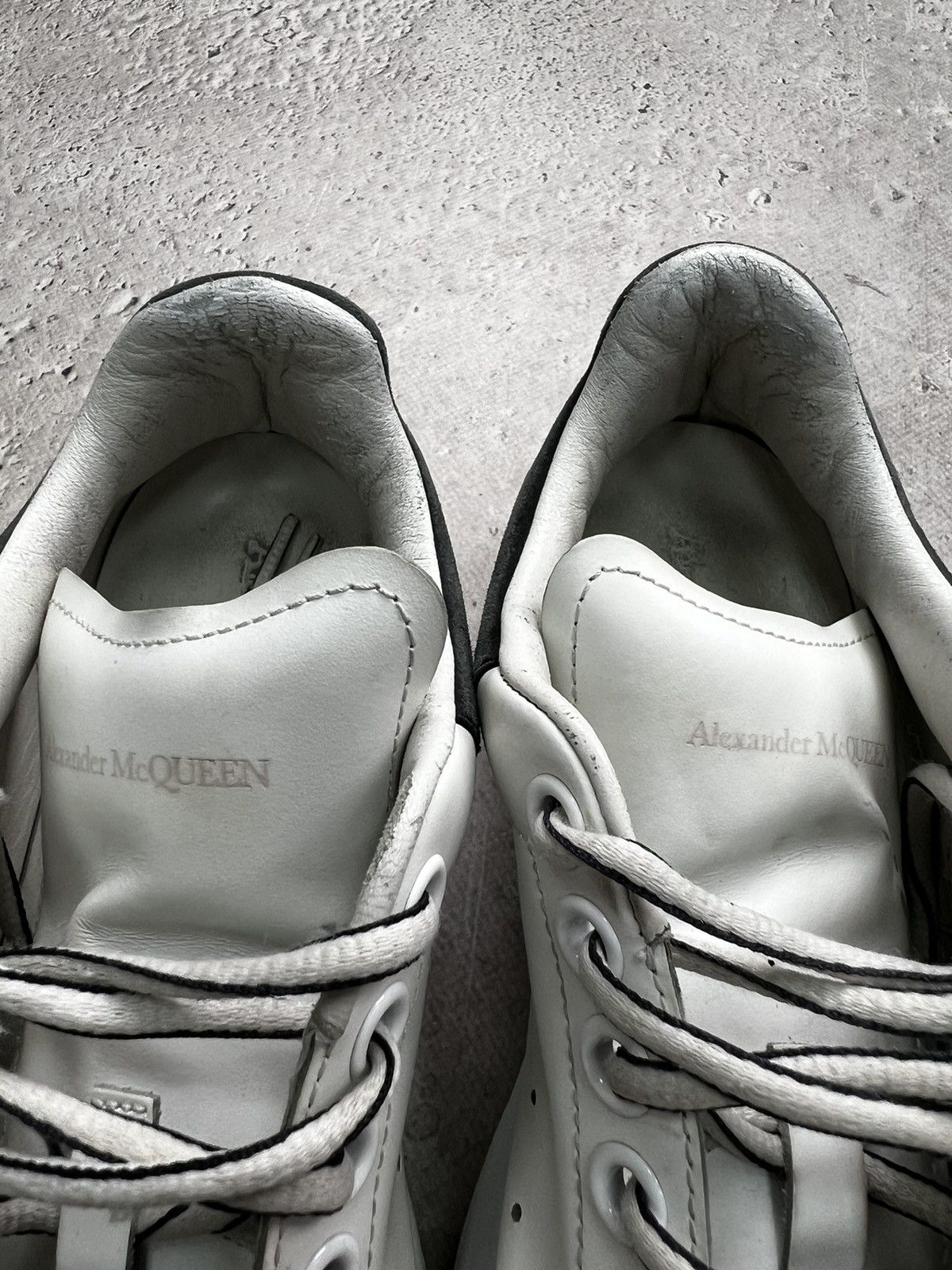 Alexander McQueen Alexander McQueen Oversized Larry Sneaker White Size US 6 / IT 36 - 6 Thumbnail