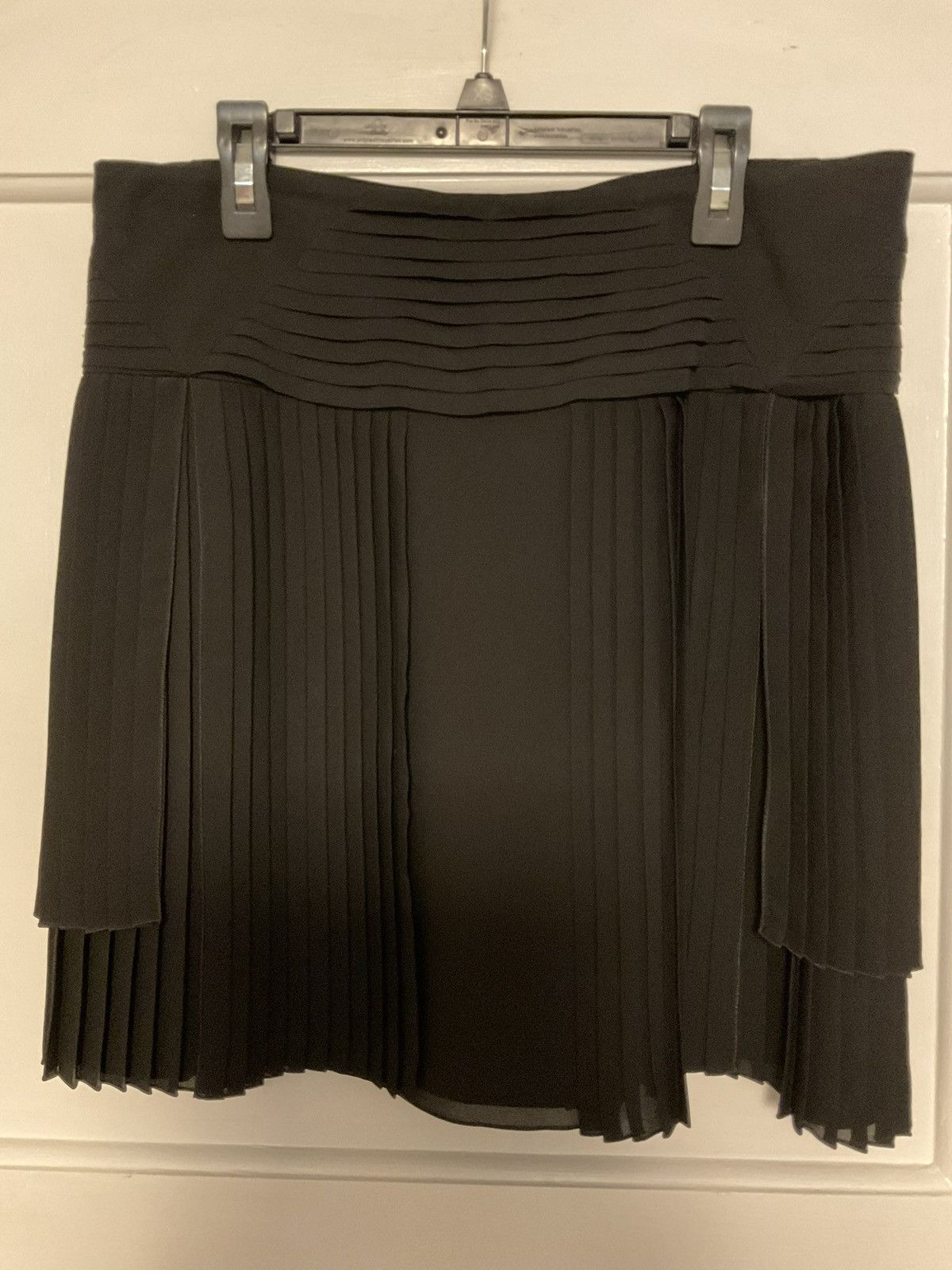 Gucci Authentic Gucci Mini Skirt Silk (Mint Condition) Size 38 XS Size 26" / US 2 / IT 38 - 6 Thumbnail