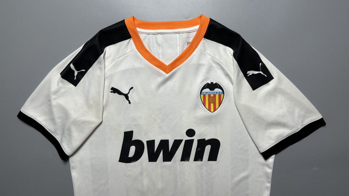 Puma VALENCIA PUMA 2019/2020 FOOTBALL HOME JERSEY #16 KANG IN Size US M / EU 48-50 / 2 - 3 Thumbnail