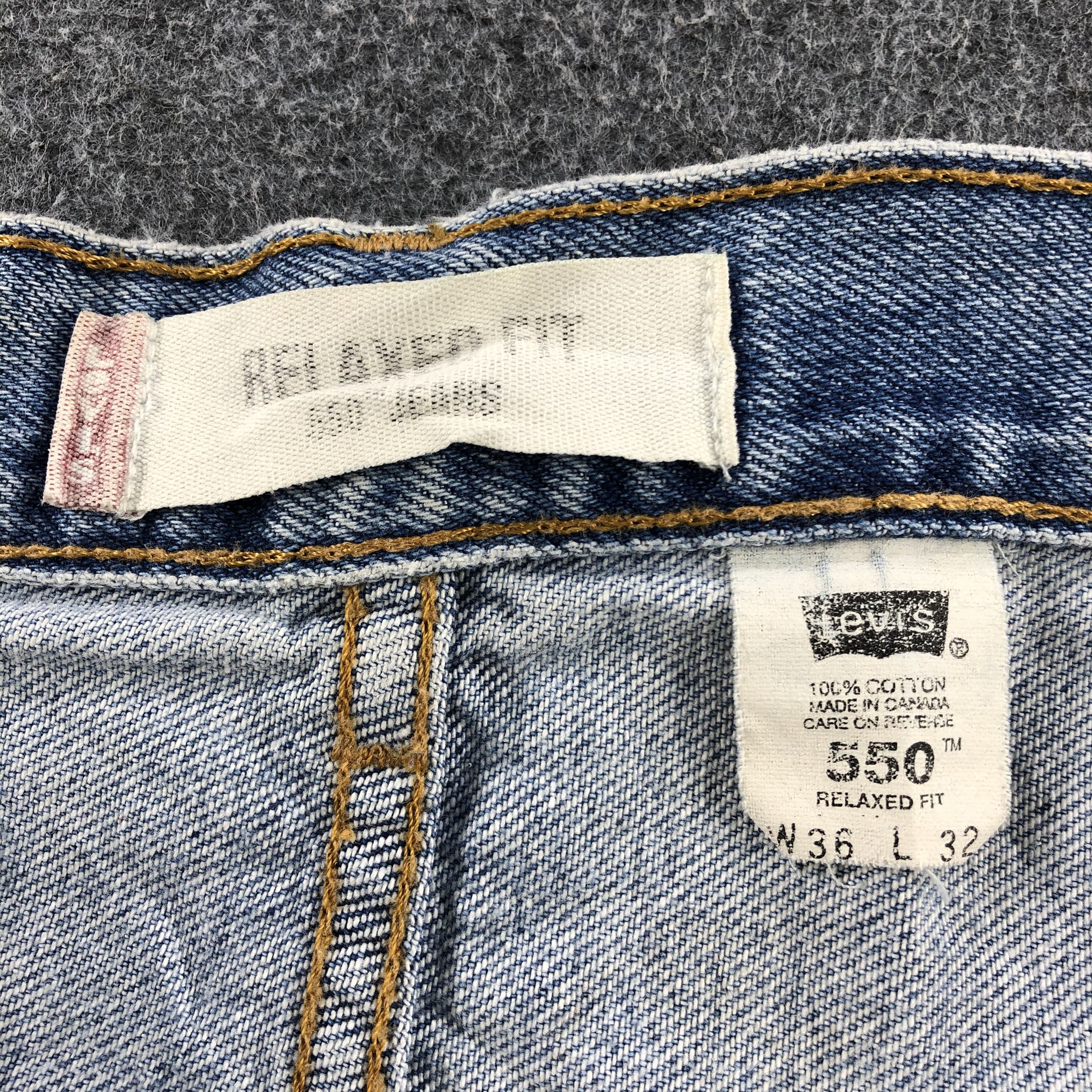 Levi's Vintage 90s Light Wash Levis 550 Jeans-J1193 Size US 35 - 10 Thumbnail