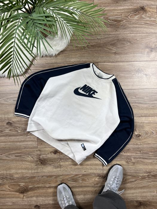 oversized vintage nike sweatshirt