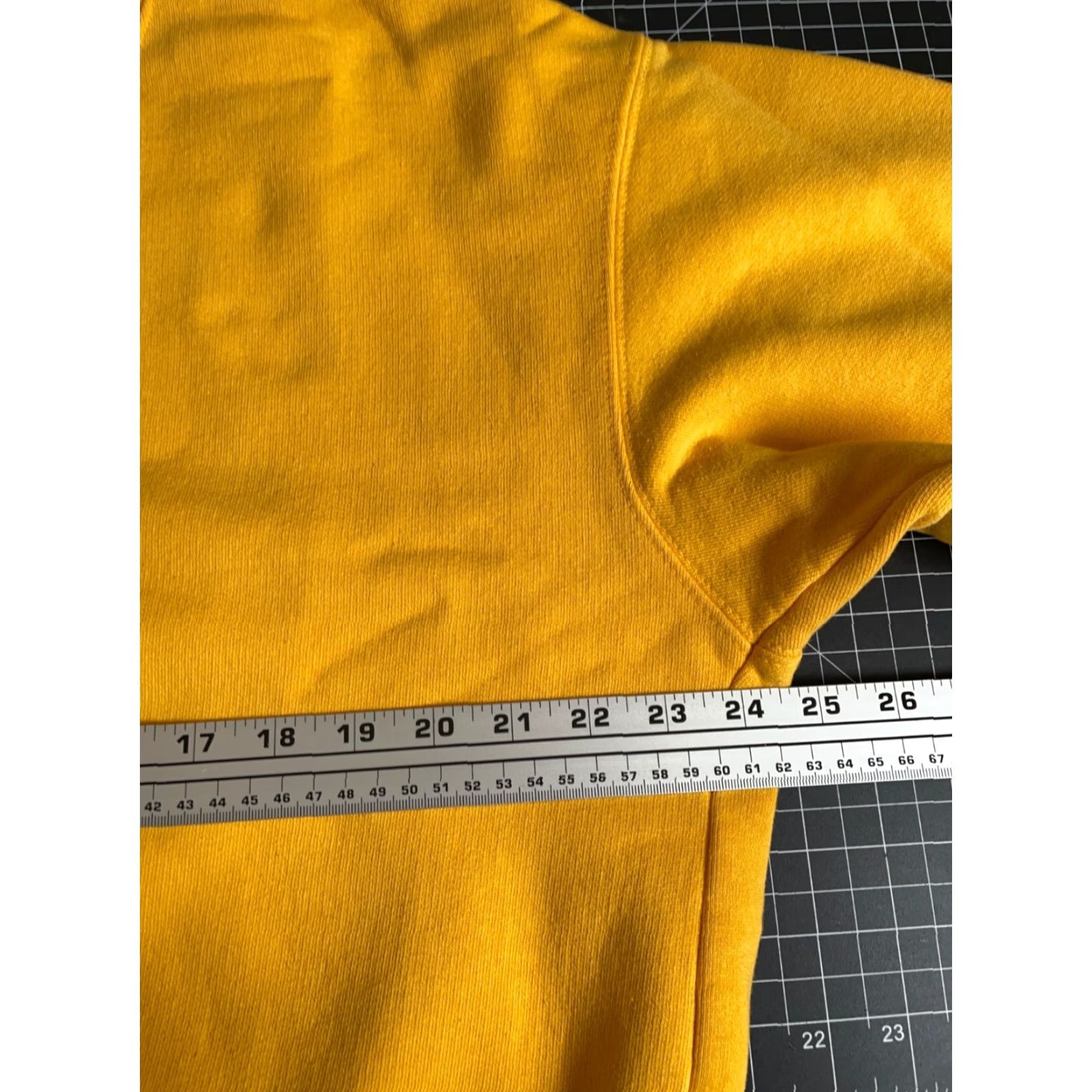 Vintage VINTAGE St. John's Bay Sweatshirt Boxy Fit Crewneck Yellow Gold Men L Sweatshirt Size US L / EU 52-54 / 3 - 5 Thumbnail