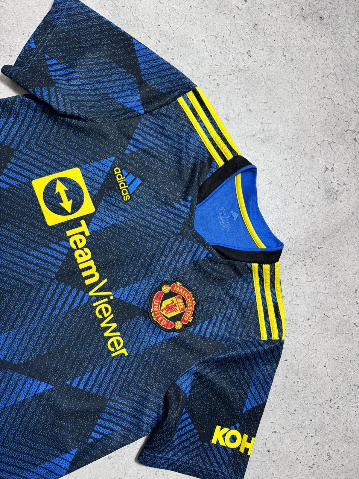 Adidas Adidas FC Manchester United 2021/2022 Soccer Jersey Size US L / EU 52-54 / 3 - 4 Thumbnail