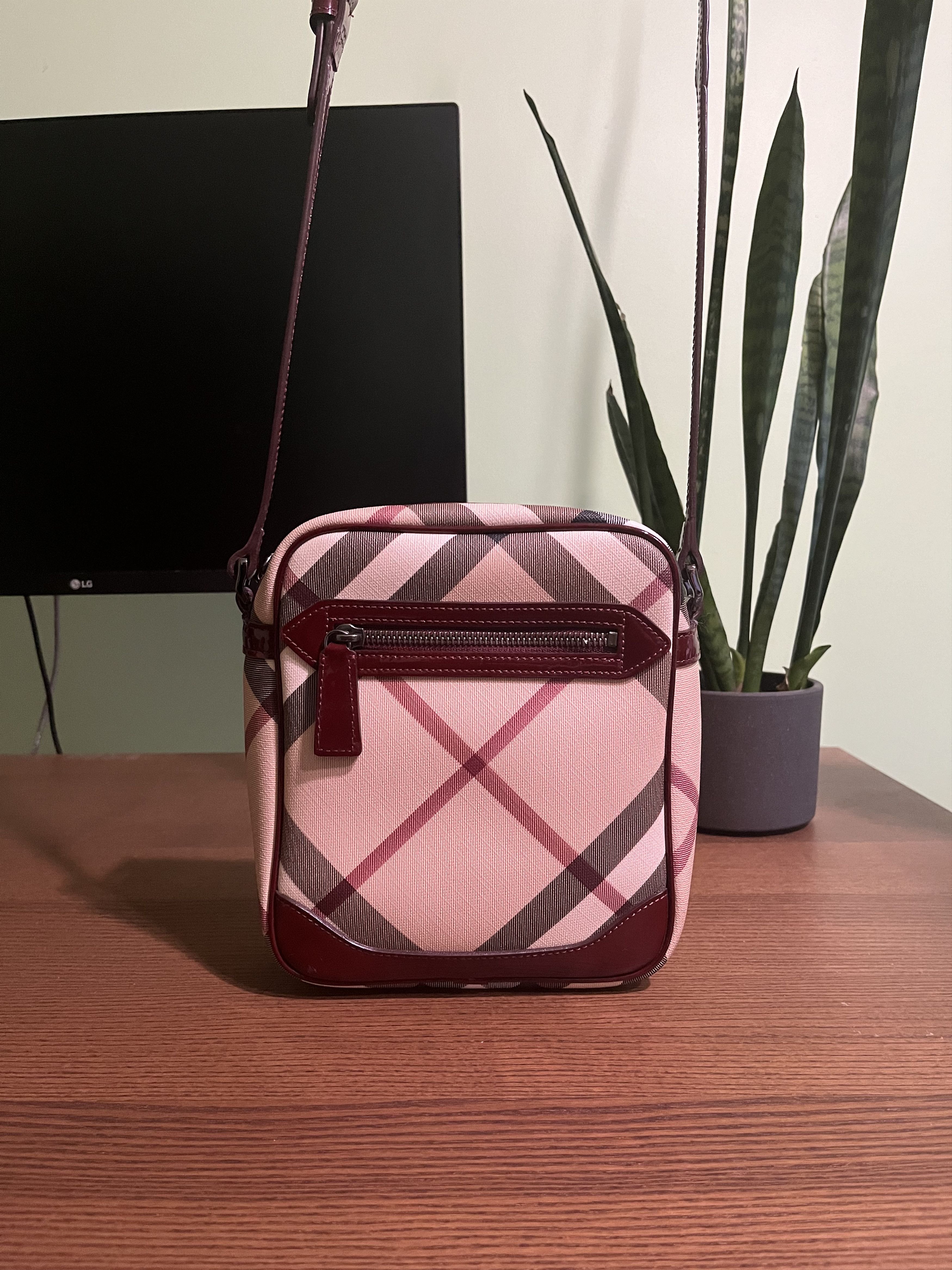 Burberry Burberry Nova Check Crossbody Bag Size ONE SIZE - 1 Thumbnail