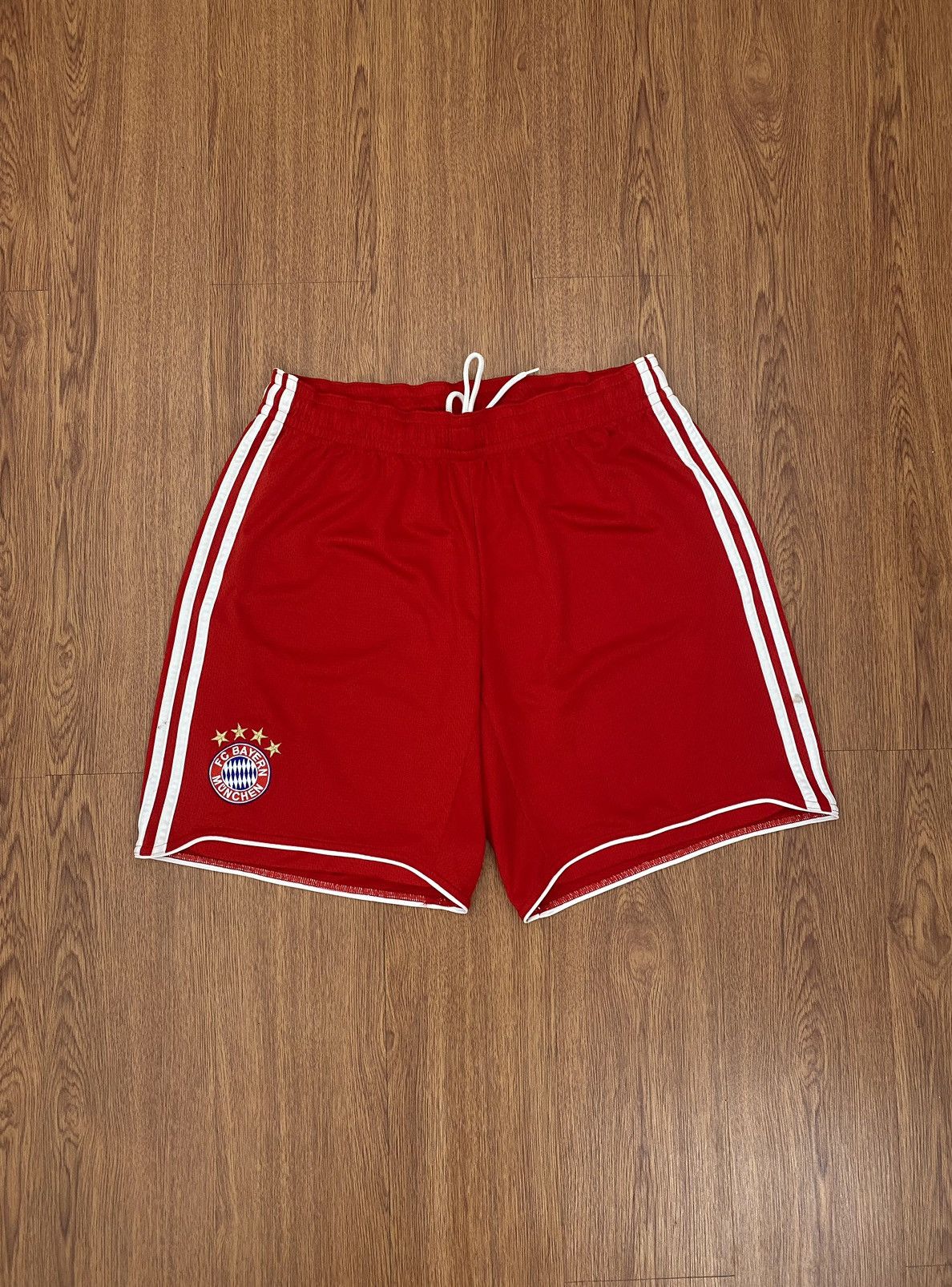 Vintage FC Bayern Munich Shorts Size US 34 / EU 50 - 1 Thumbnail