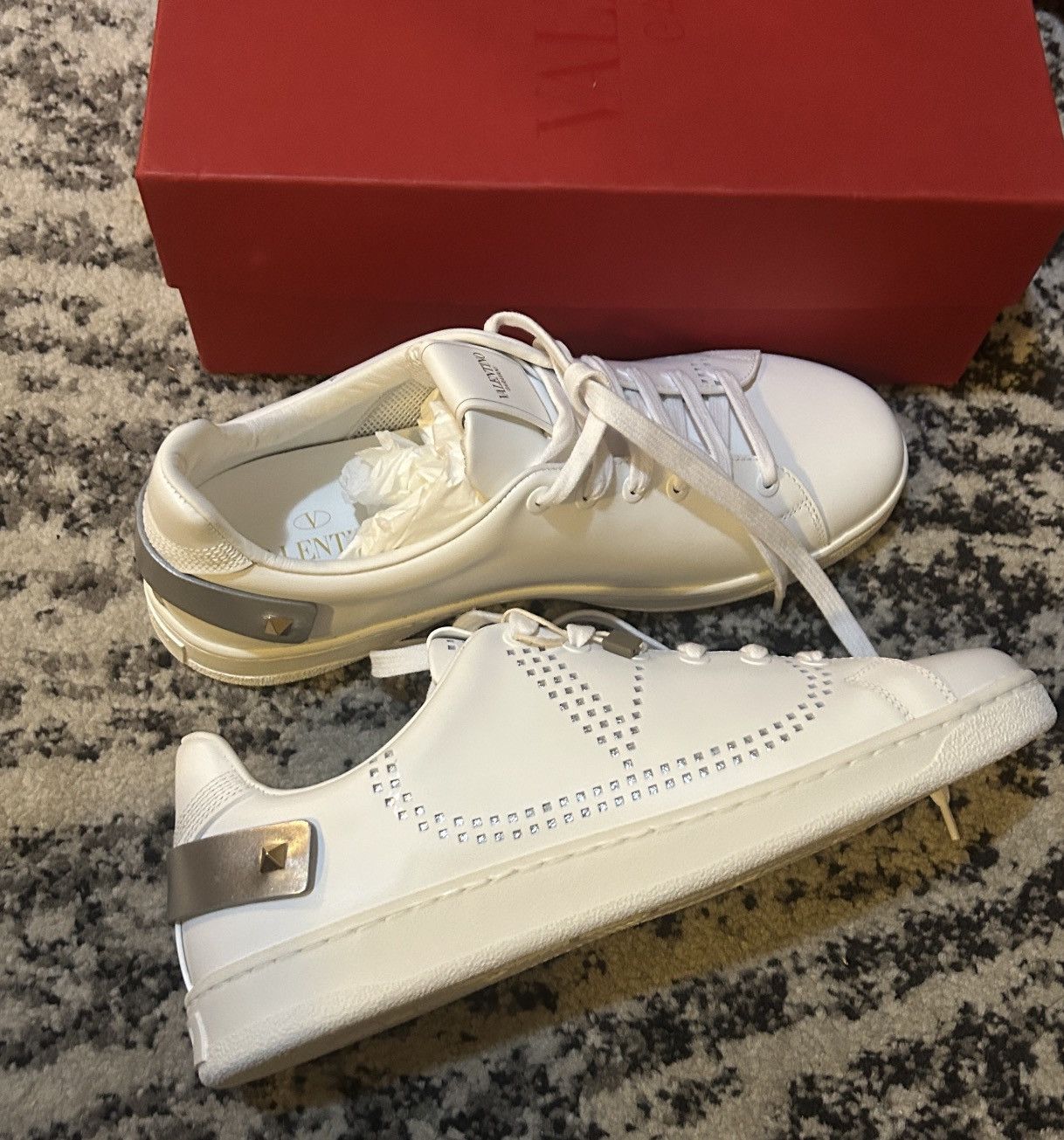 Valentino VALENTINO GARAVANI Backnet perforated leather sneakers Size US 10.5 / IT 40.5 - 5 Thumbnail
