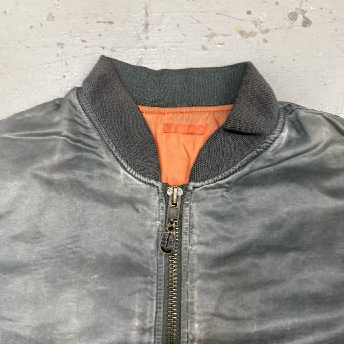 Vintage Vintage Sun faded MA-1 Bomber Flight Jacket Size US L / EU 52-54 / 3 - 5 Thumbnail
