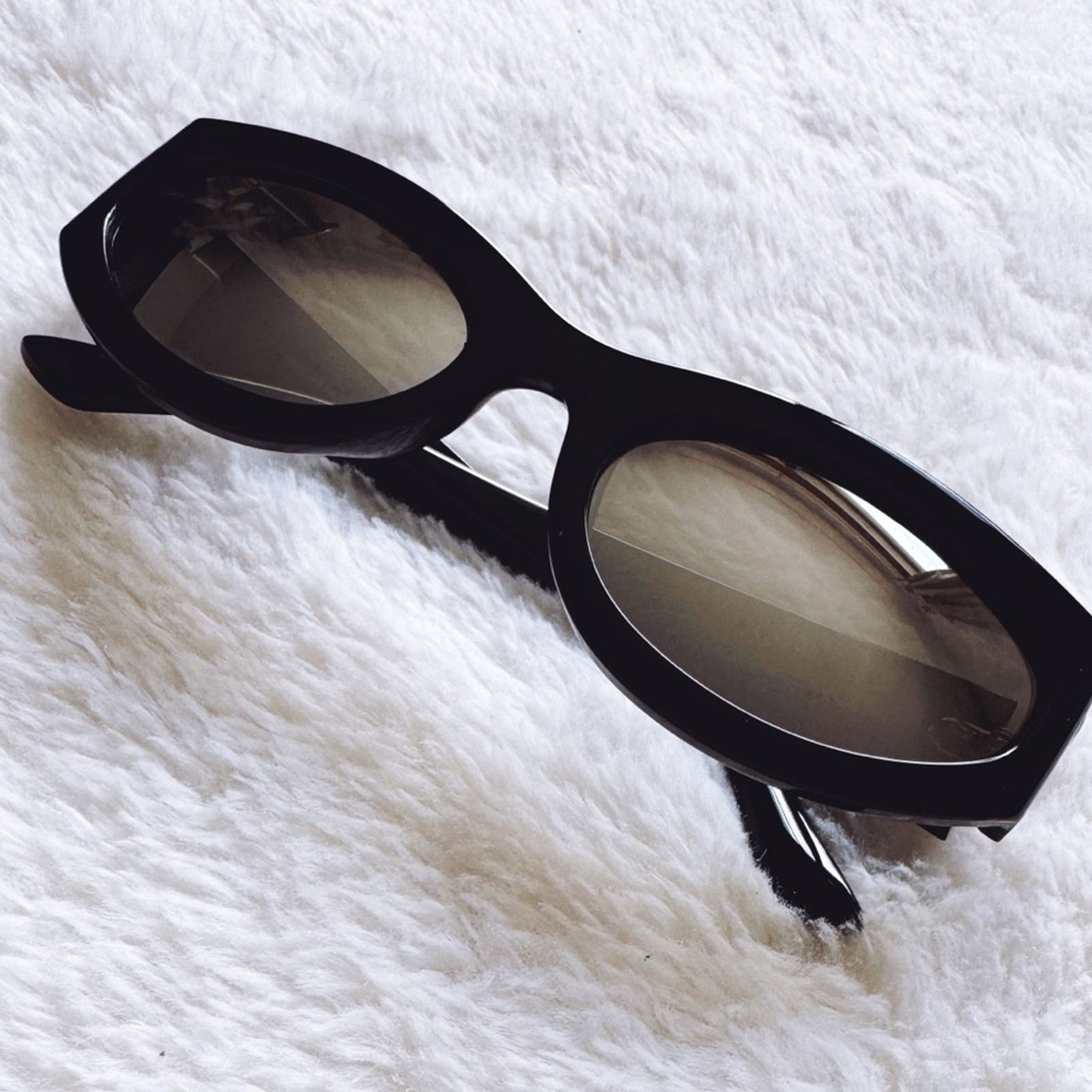 Other Faye Mirrored Black Cat-Eye Sunglasses Size ONE SIZE - 1 Thumbnail