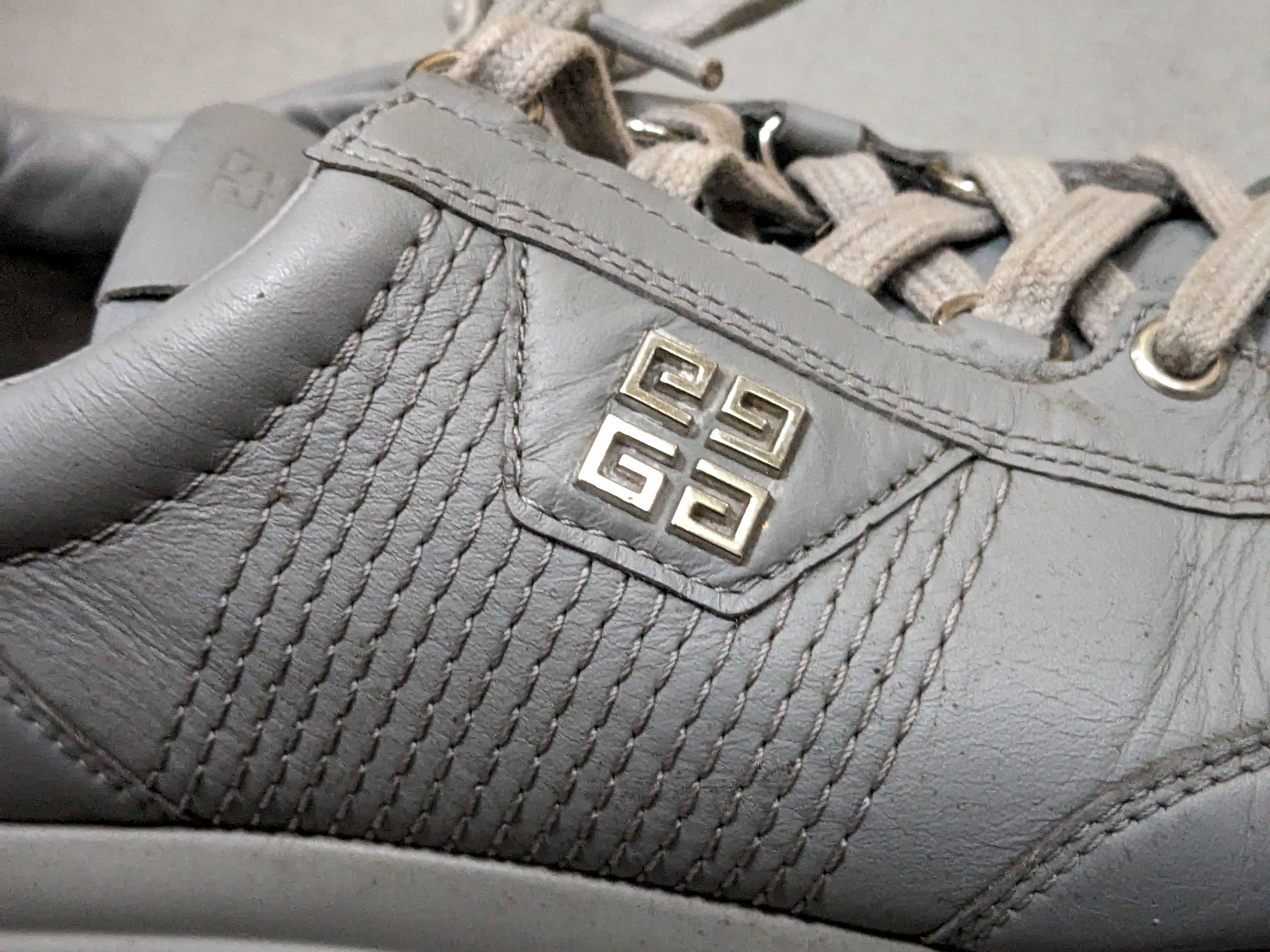 Givenchy Givenchy G4 Sneakers Gray 9 42 Leather Matthew Williams Size US 9 / EU 42 - 13 Thumbnail