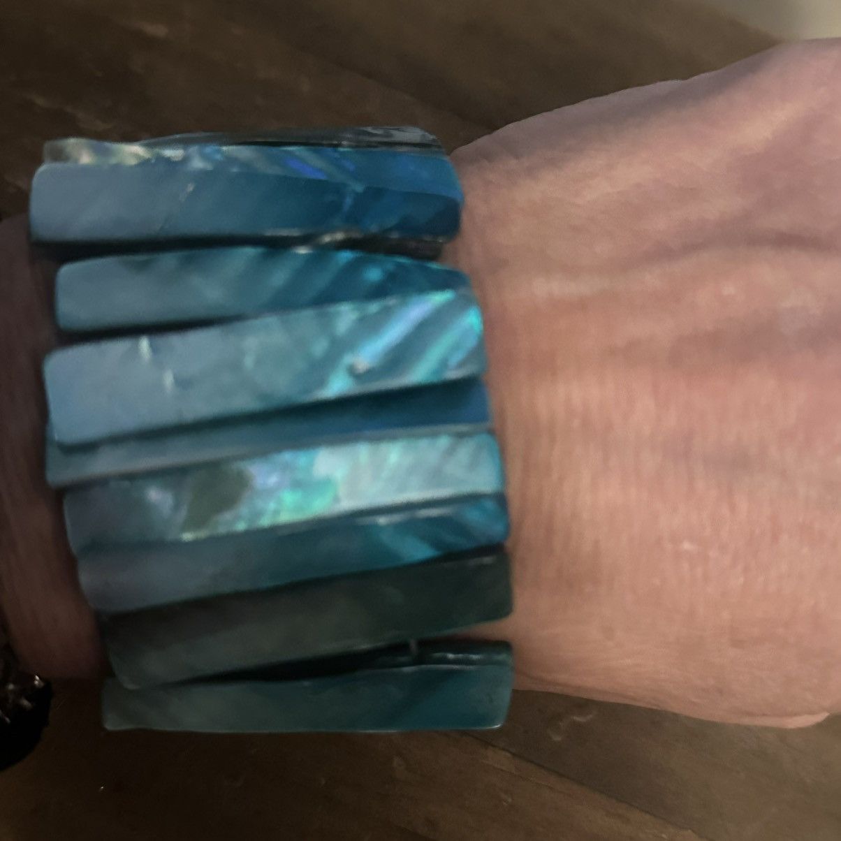 Vintage Vintage dyed mother of pearl abalone shell stretch bracelet Size ONE SIZE - 2 Thumbnail