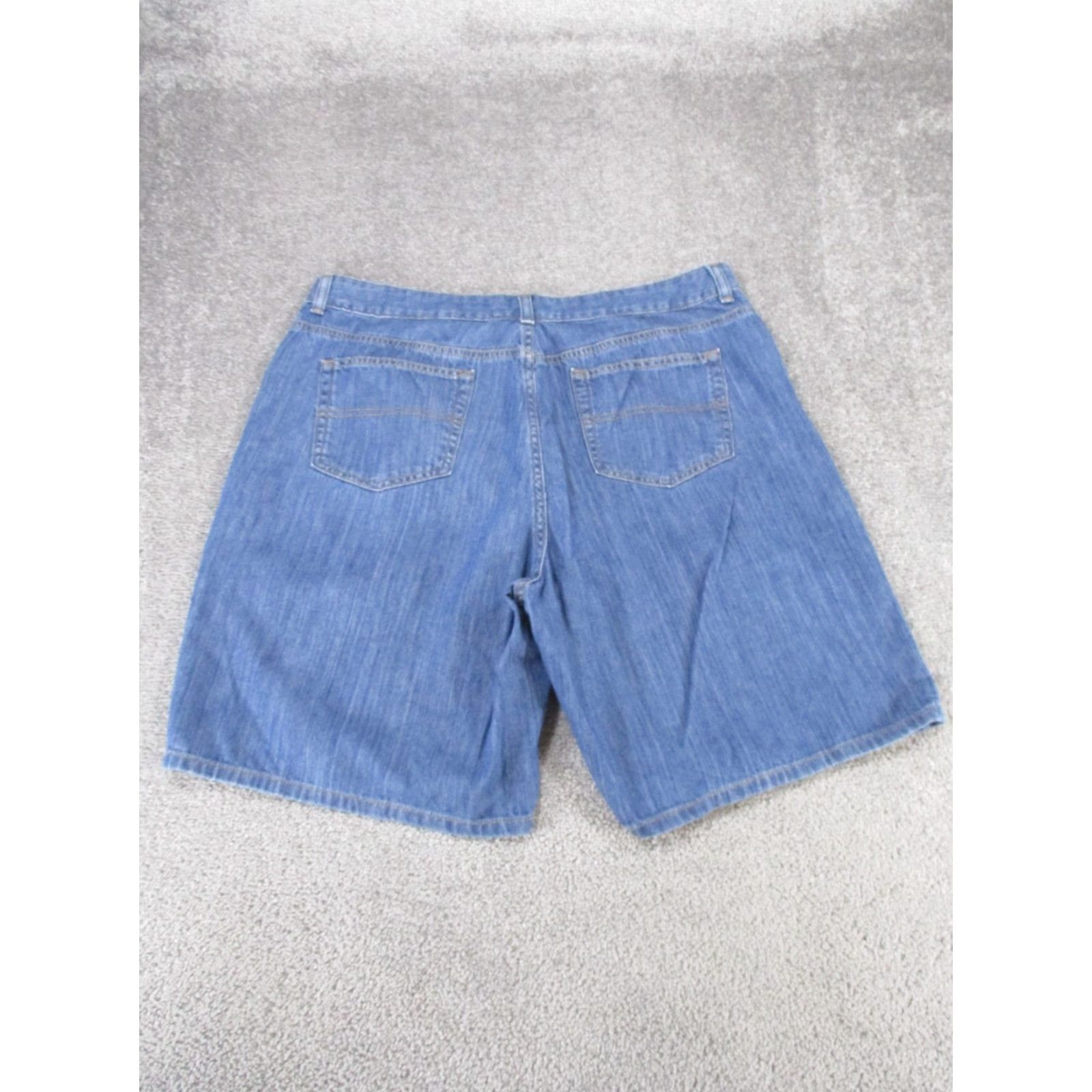 Vintage L.L.Bean Shorts Womens 18 Medium Wash Lightweight Denim Classic Fit Straight Blue Solid Size 40" / US 18 - 8 Thumbnail