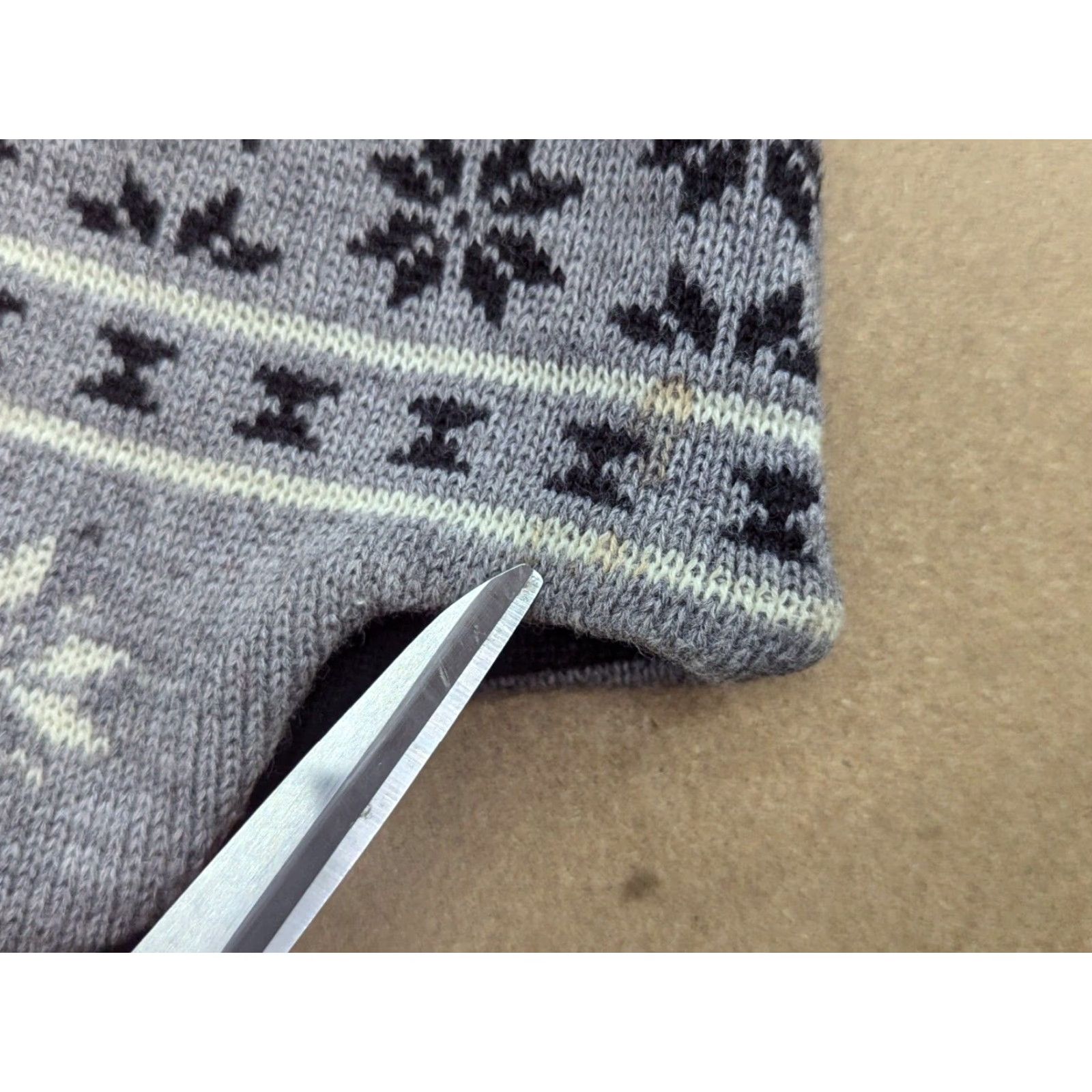 Vintage Unbranded Wool Blend Beanie Hat One Size Ear Flap Fair Isle Blue Unisex Adults Knit Mens Womens Boys Girls Size ONE SIZE - 2 Thumbnail