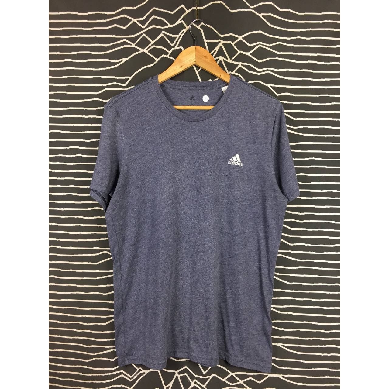 Adidas Adidas Small Logo Short Sleeve Sportswear Tee Size US L / EU 52-54 / 3 - 1 Thumbnail