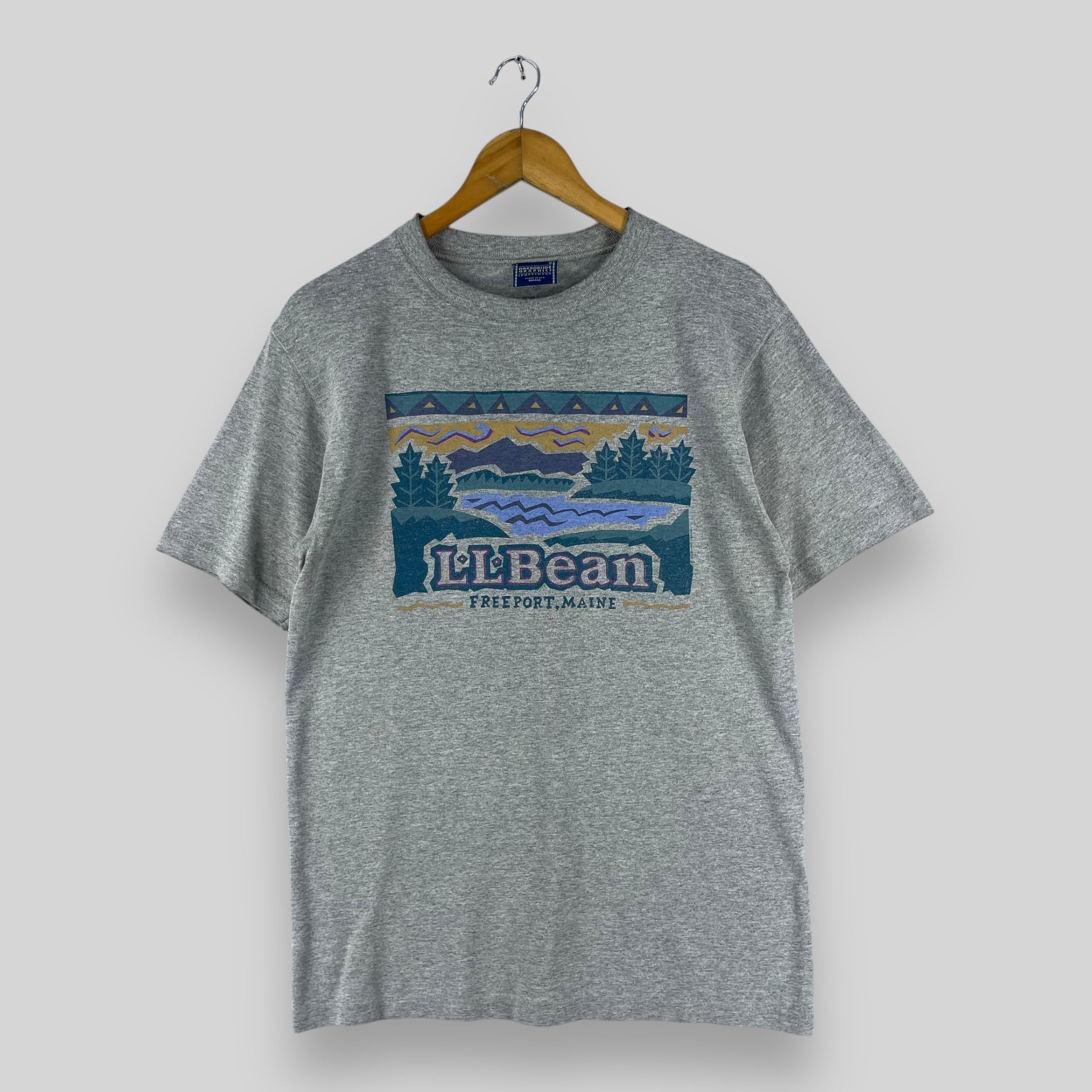 L.L. Bean Vintage 90s LL BEAN Outdoor Spell Out Big Print Tshirt Size US S / EU 44-46 / 1 - 1 Thumbnail