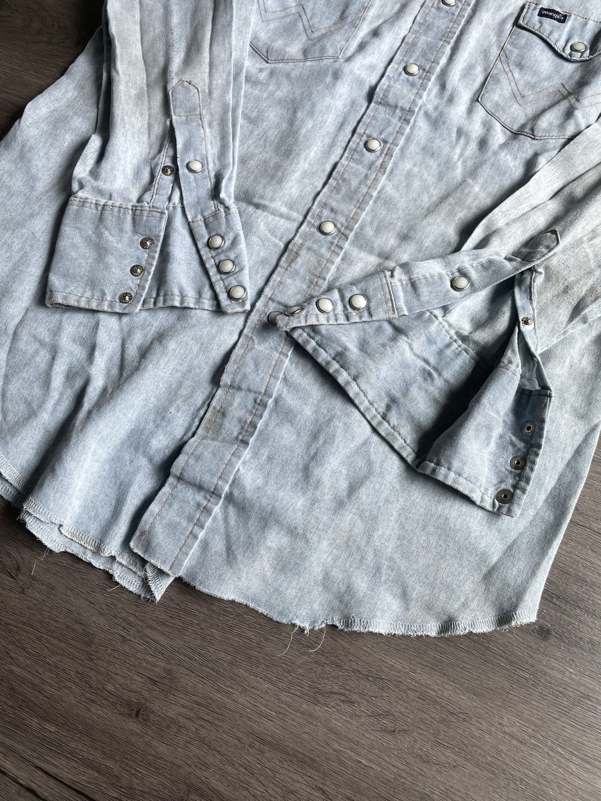 Vintage × Wrangler Vintage Wrangler “Regular Fit” Pearl Snap Denim Shirt (Sz.L) Size US L / EU 52-54 / 3 - 4 Thumbnail