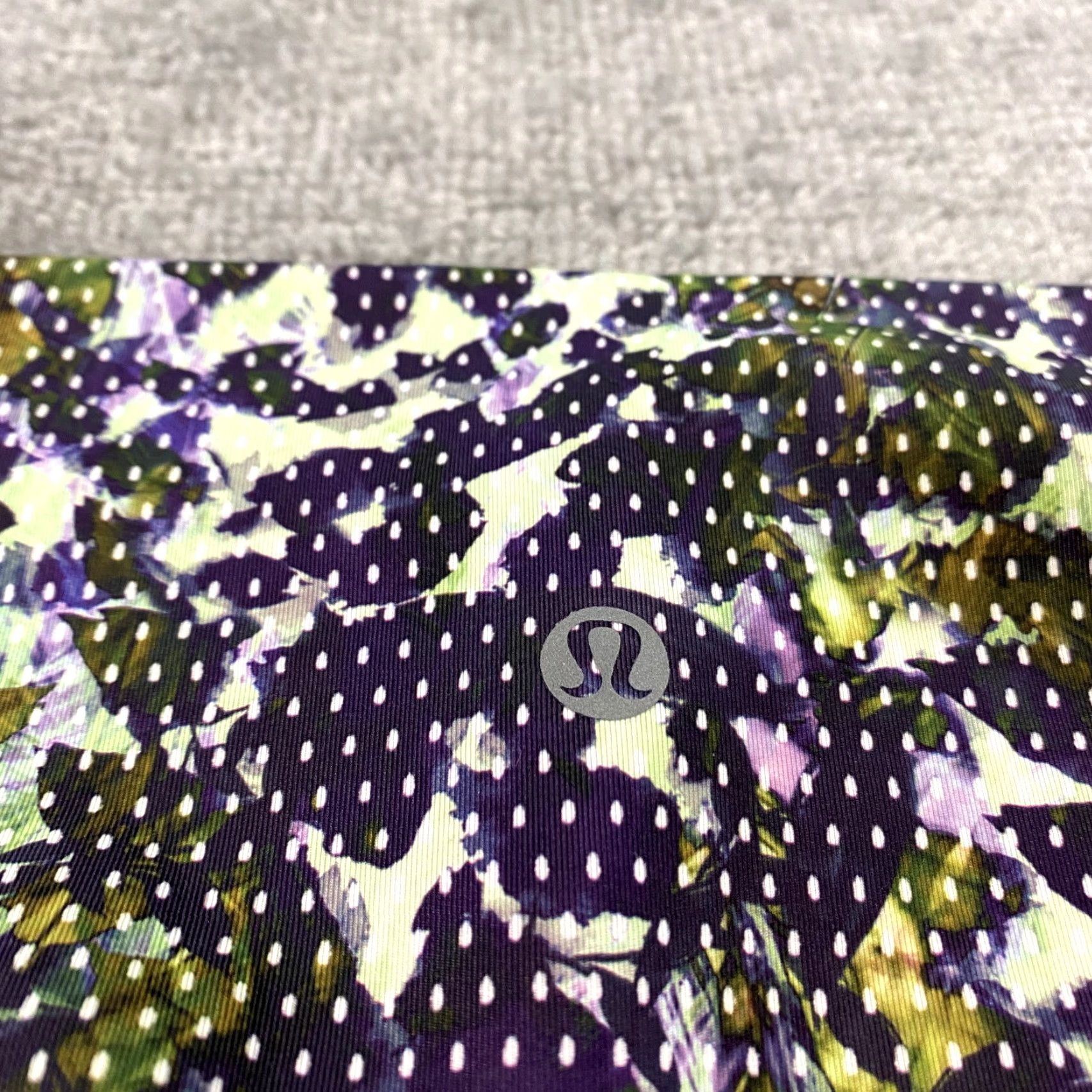 Lululemon Lululemon Leggings Women 8 Wunder Under Roll Down Waistband Crop 20" Floral High Size 30" / US 8 / IT 44 - 2 Thumbnail
