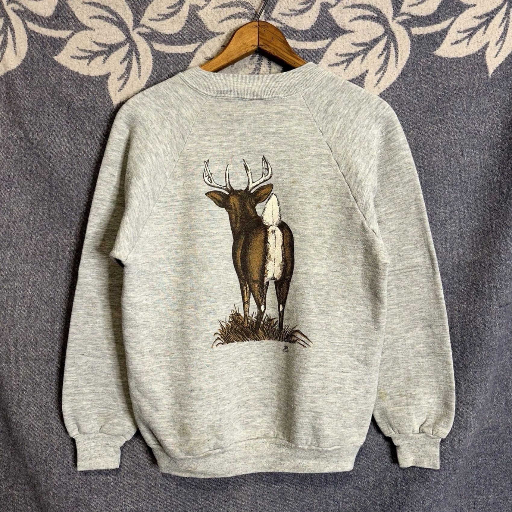 Jerzees VINTAGE Russell LSJ Sportswear Whitetail Deer Crewneck Raglan Sweatshirt M Grey Cotton Blend Fleece Graphic Print 90s Deer Mens Size US M / EU 48-50 / 2 - 5 Thumbnail
