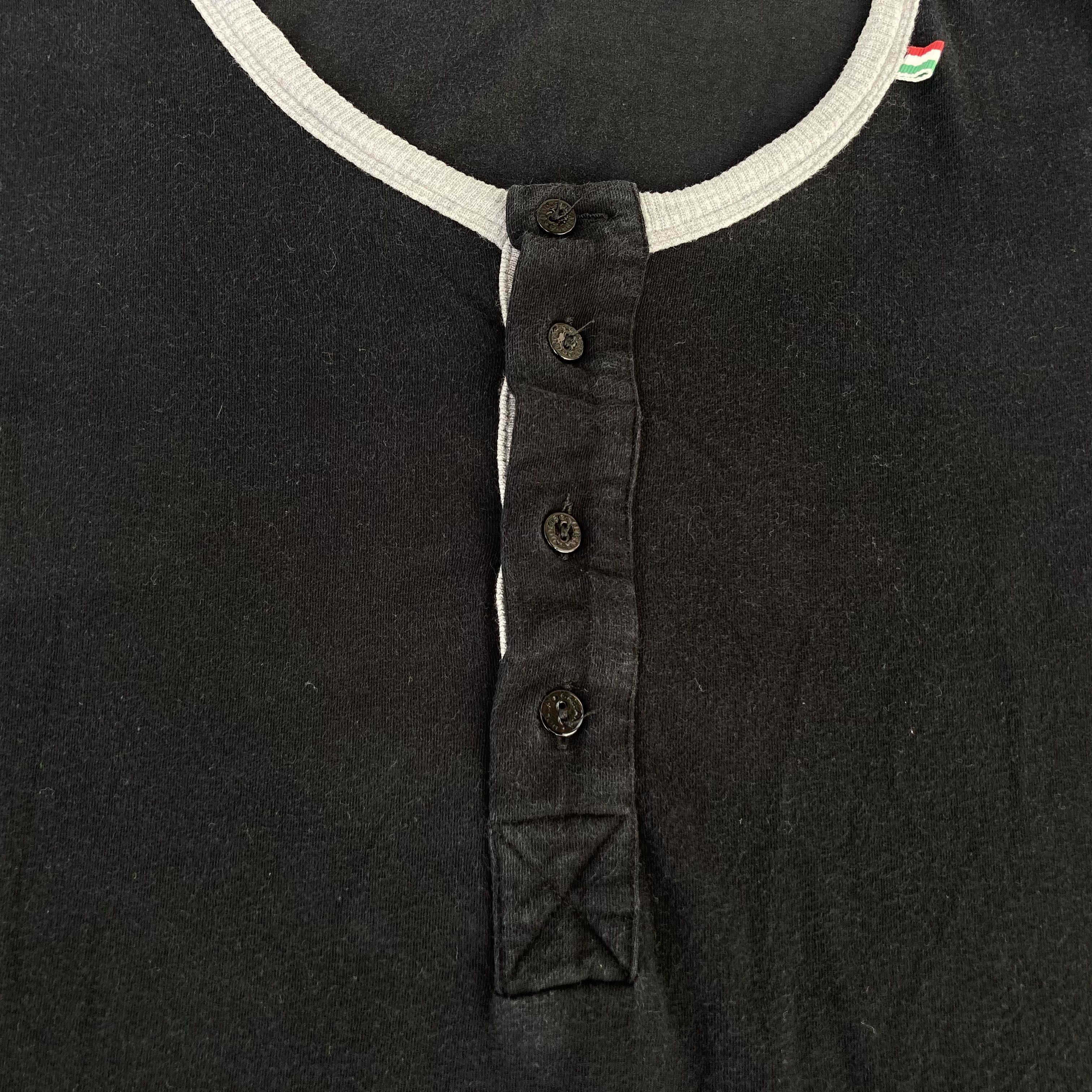 Dolce & Gabbana × Vintage Vtg Dolce and Gabbana Button Up Fit Body T shirt Size US M / EU 48-50 / 2 - 5 Thumbnail