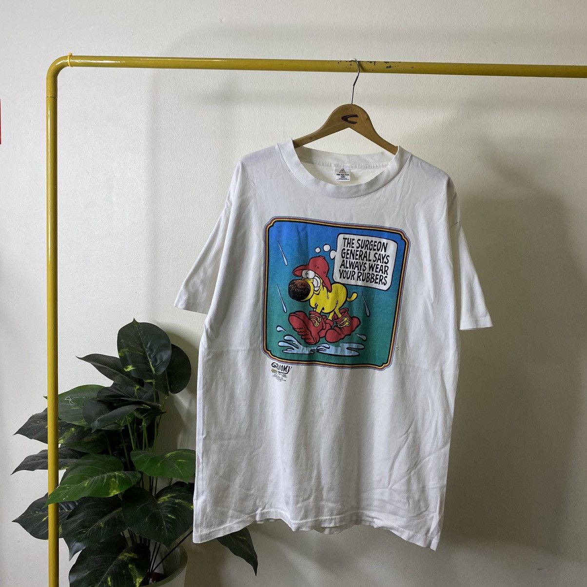 Vintage Vintage 1990s Mothergoose & Grimm Comic Strip Cartoon Tee Size US XL / EU 56 / 4 - 1 Thumbnail