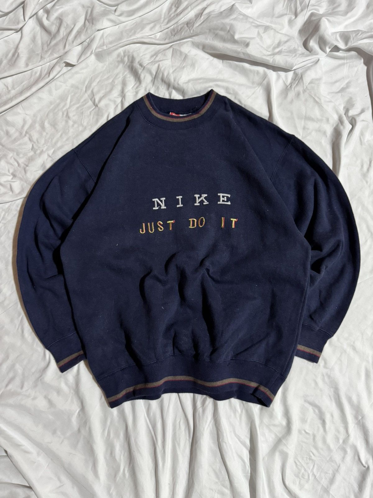 Vintage Bootleg Vintage 90s Just Do It Embroidered Sweatshirt Size US L / EU 52-54 / 3 - 1 Thumbnail
