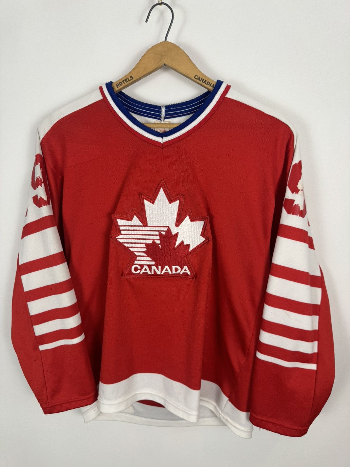Ccm Vintage 80s Team Canada #99 Hockey Jersey Size US S / EU 44-46 / 1 - 3 Thumbnail
